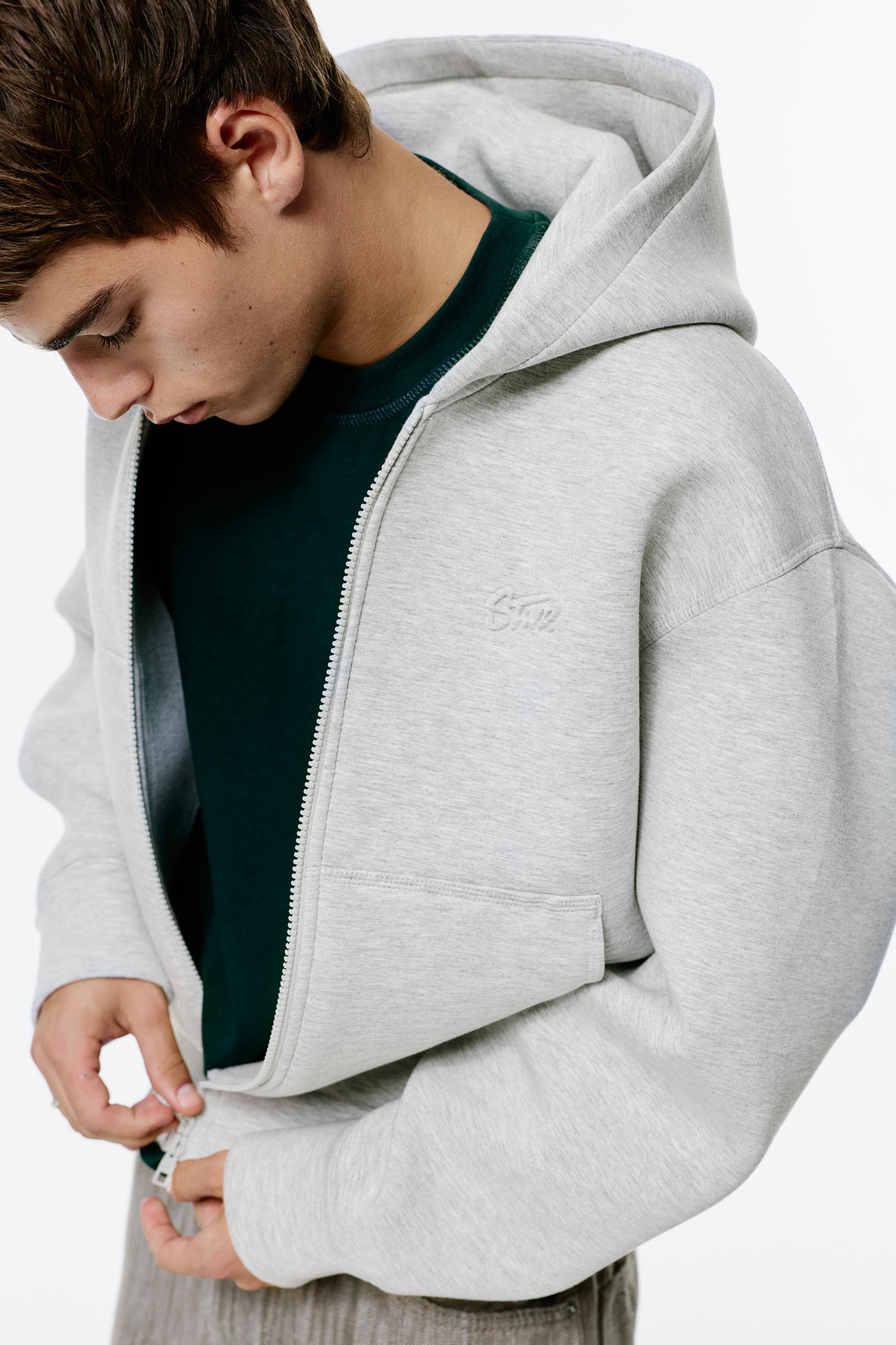Pull&Bear Sentetik kauçuk kumaş görünümlü kapüşonlu sweatshirt görsel 3