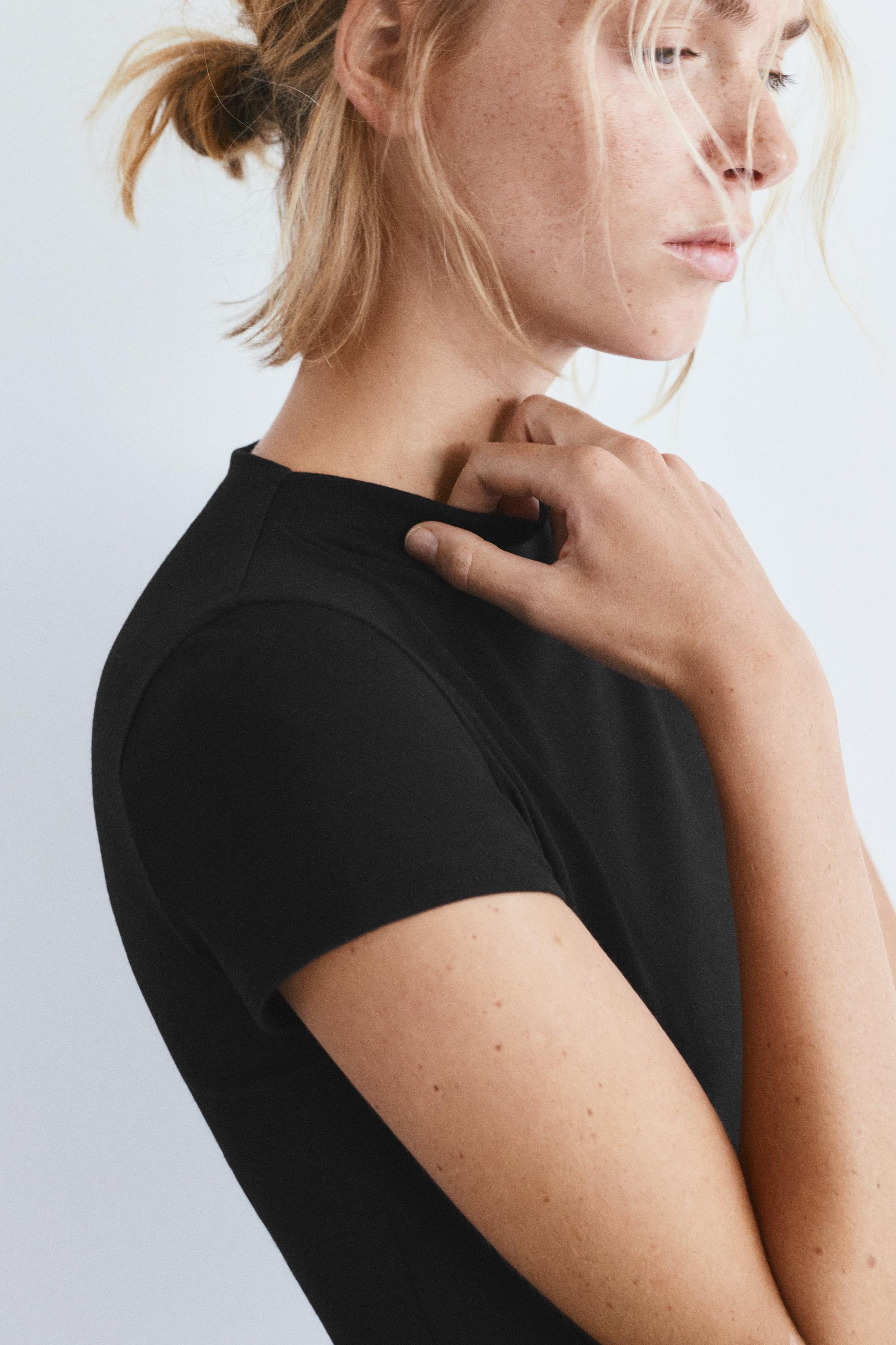 Short mock neck dress — Black