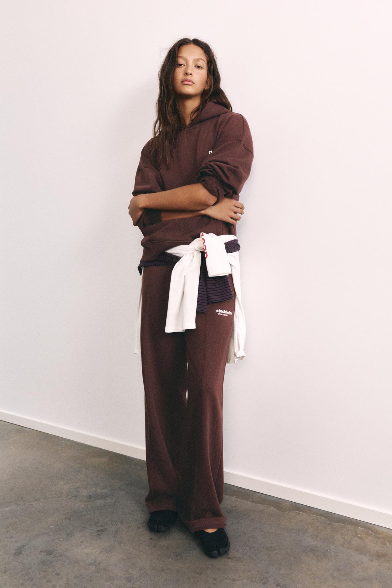 Graphic joggers — Maroon