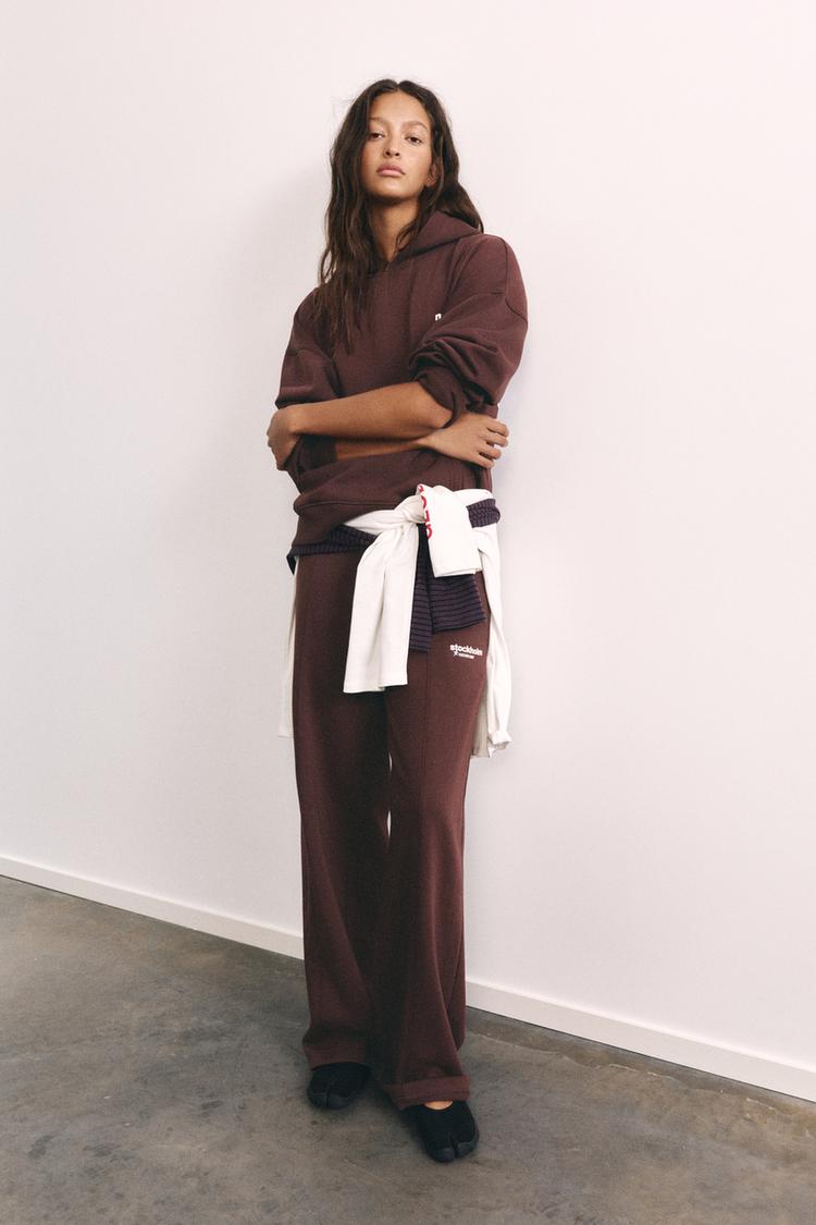 Graphic joggers — Maroon