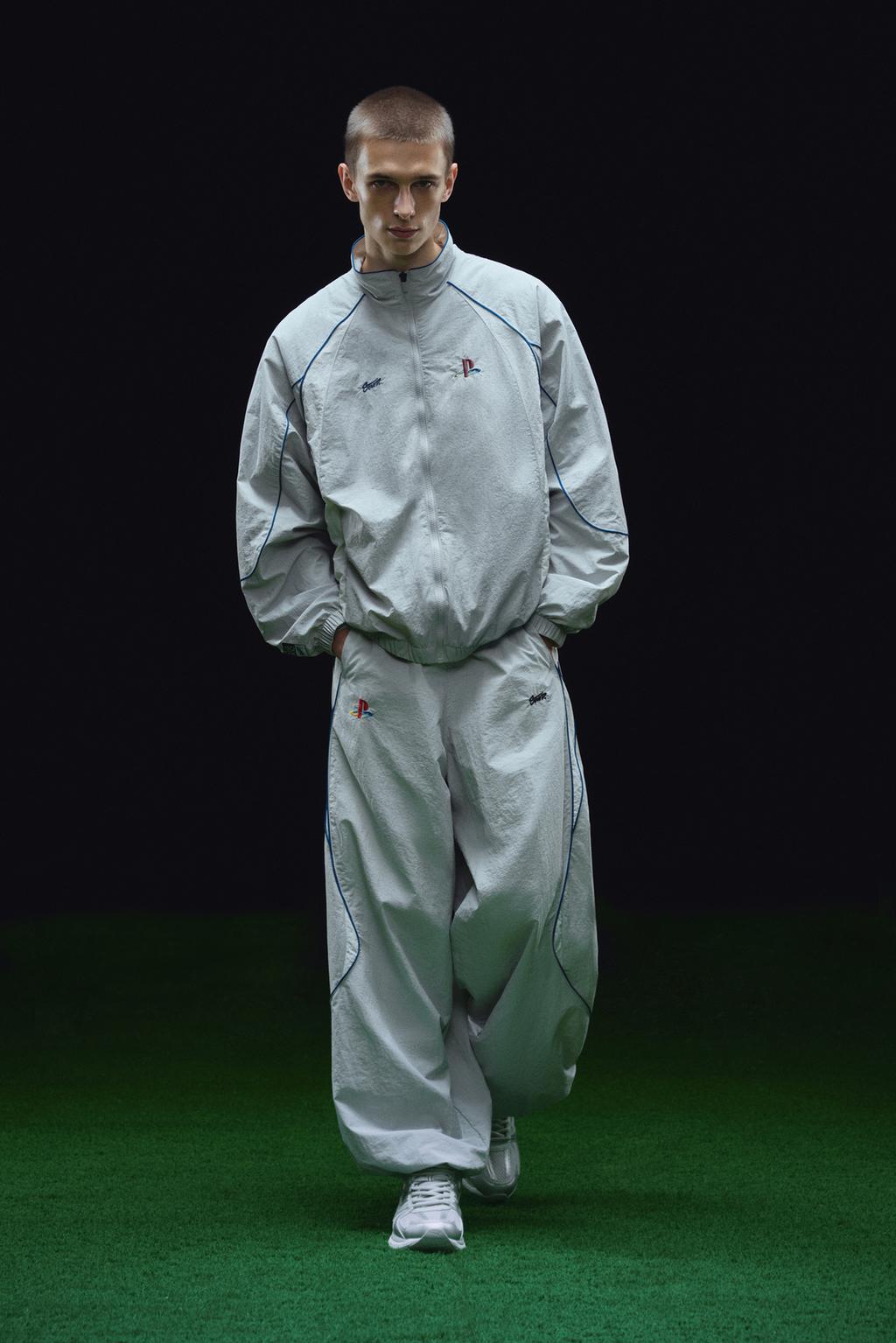 Chaqueta paneles PlayStation x STWD PULL&BEAR