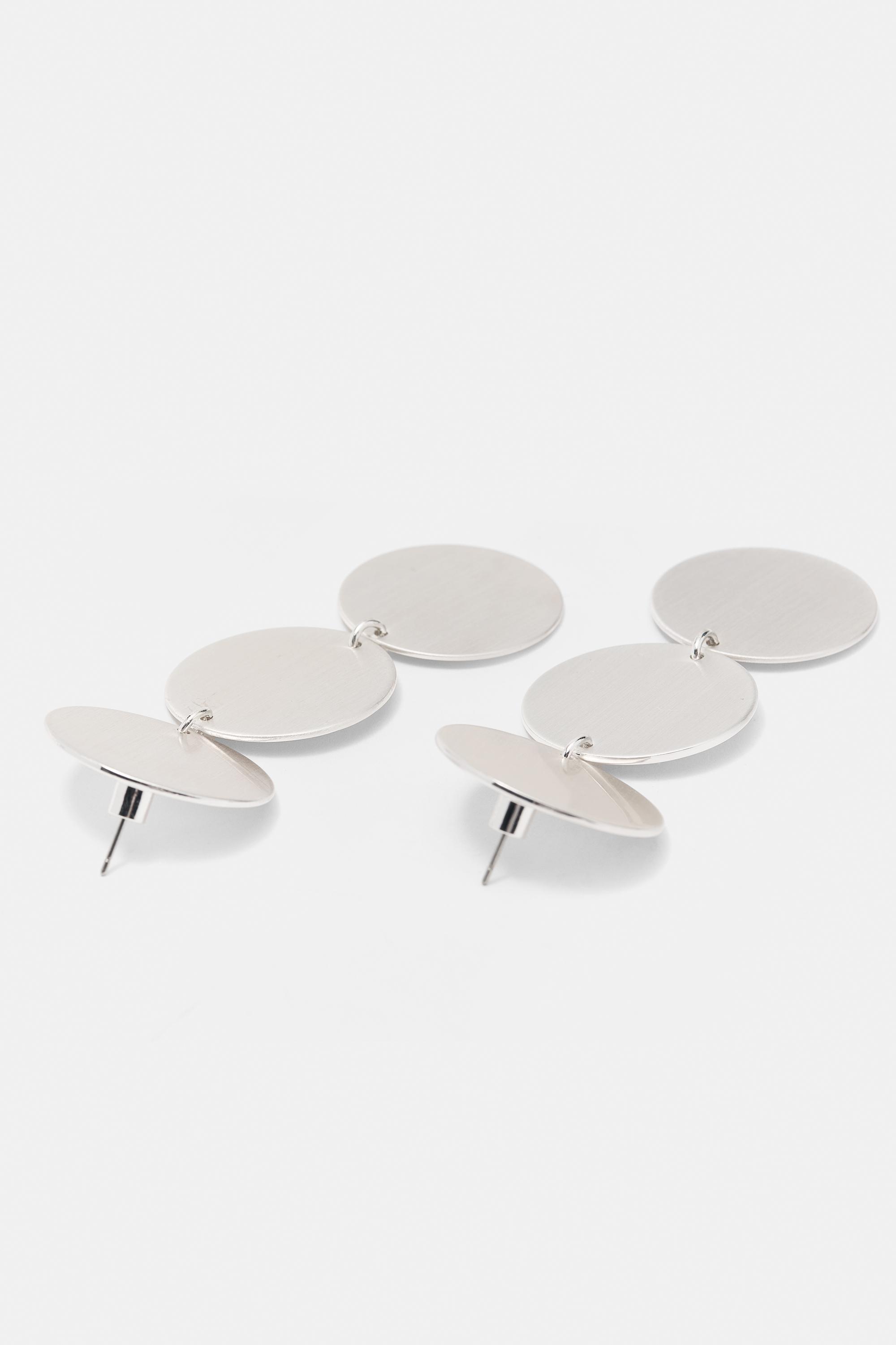 Circle earrings — Silver