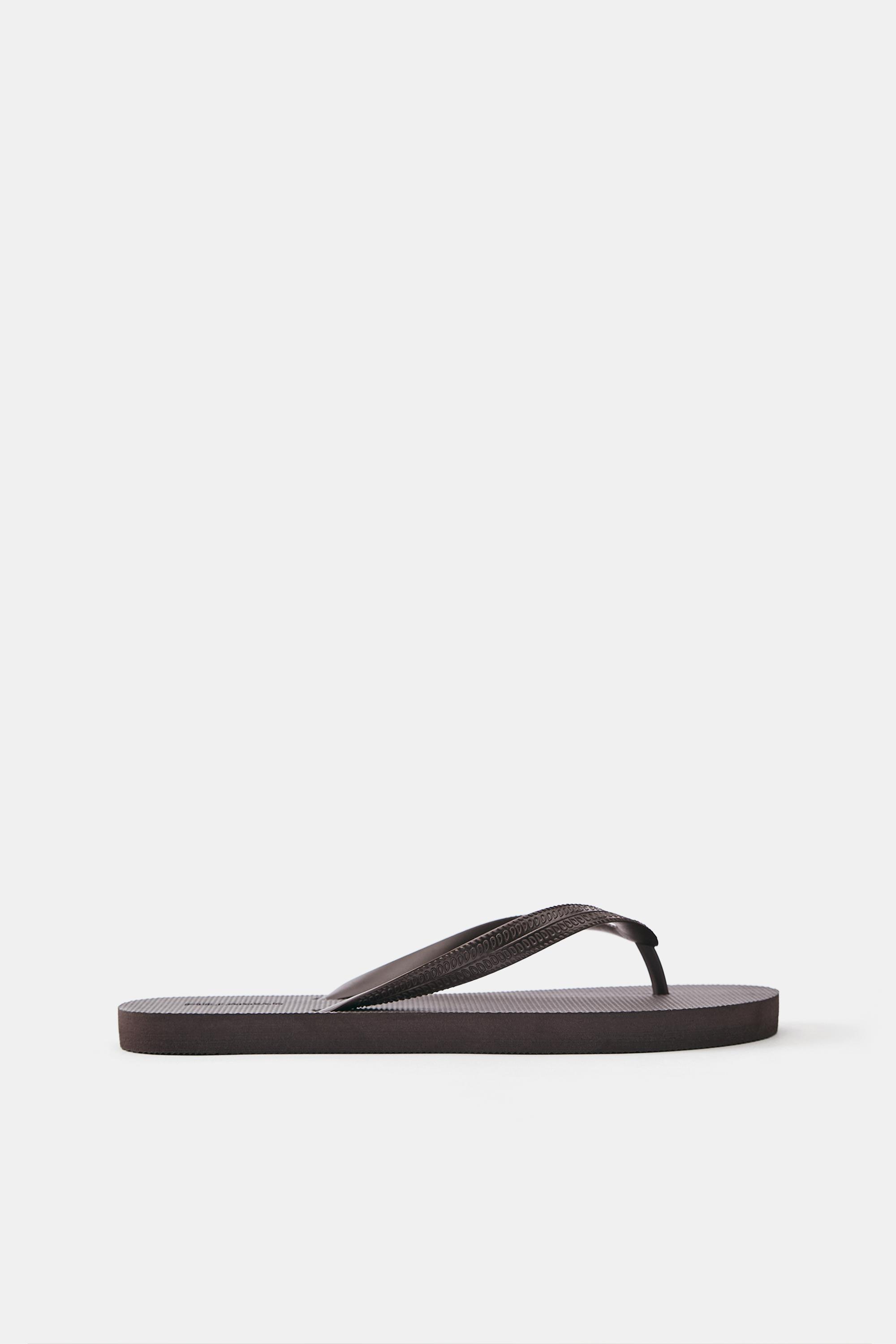 Strappy sandals — Brown