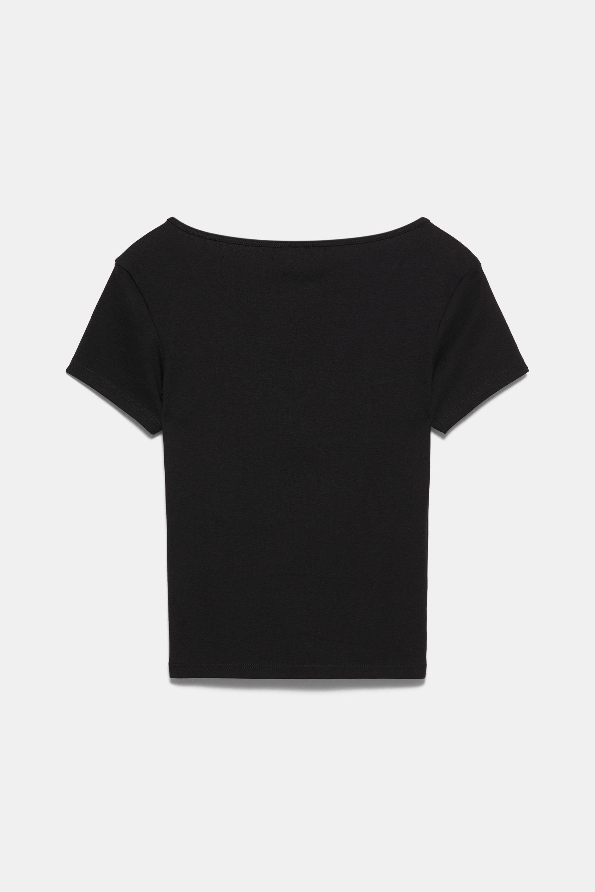 V-neck T-shirt — Black