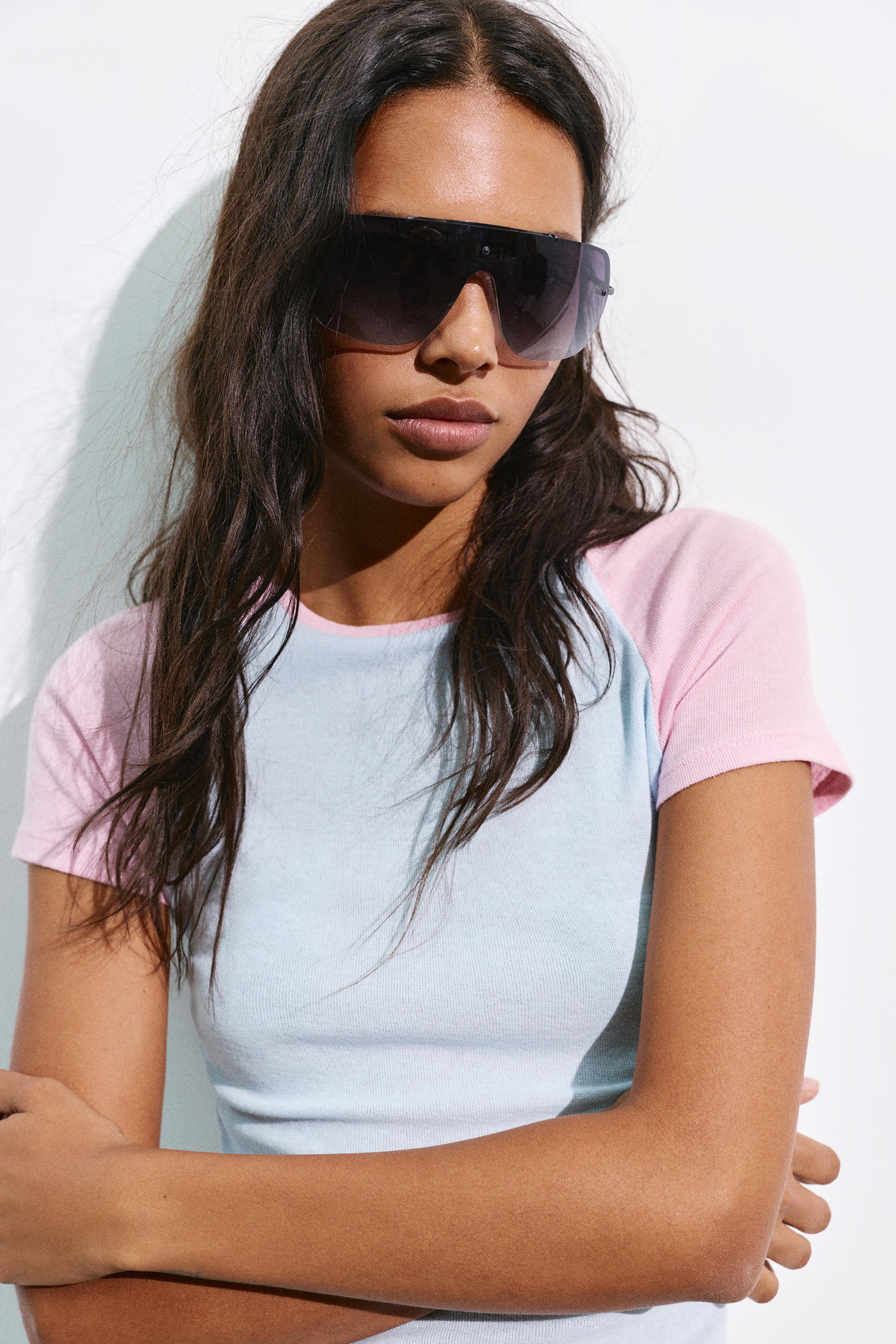 Shield sunglasses — Black