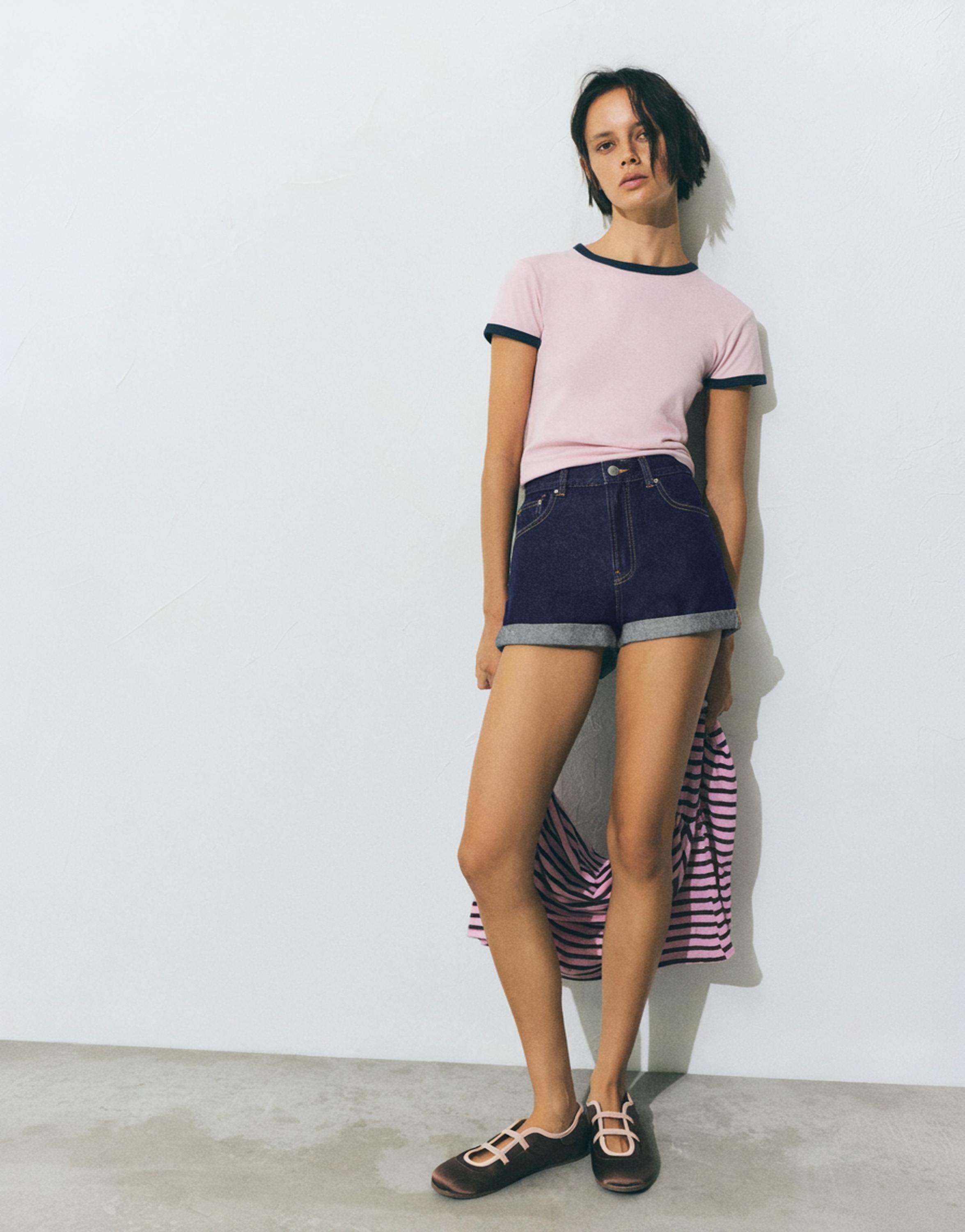 Denim mom fit shorts with turn-up hems — Navy