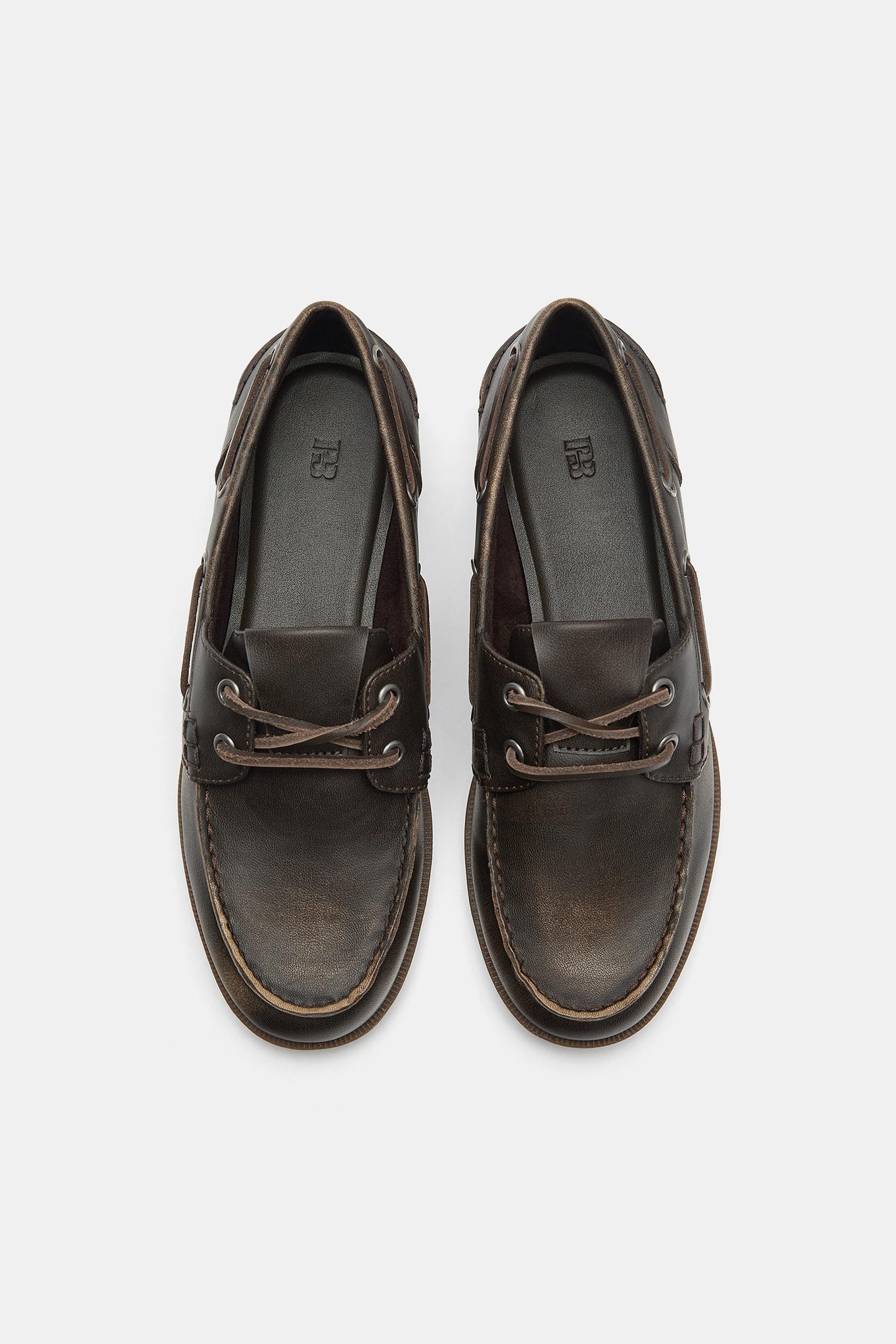 Distressed lace-up shoes — Brown