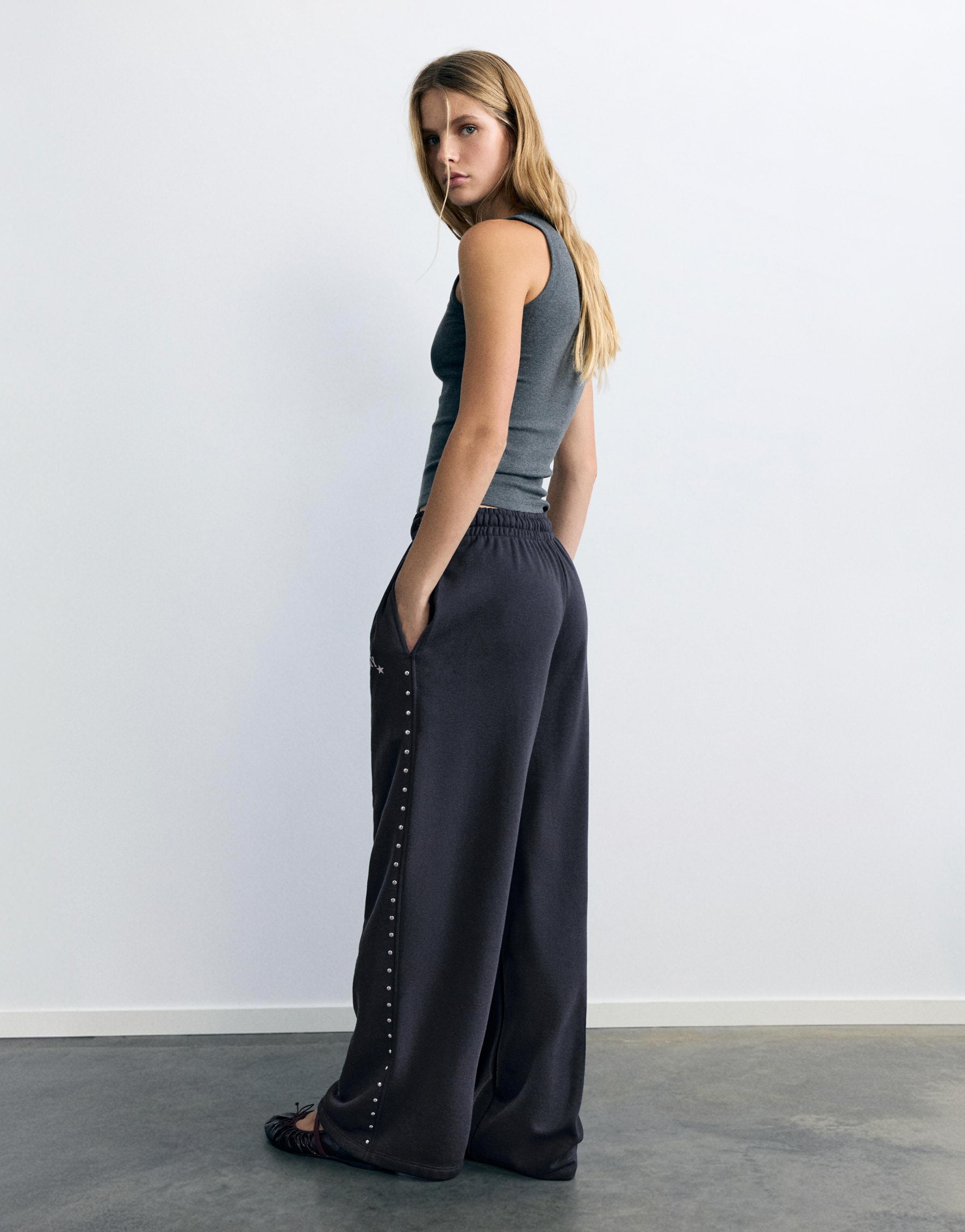 Studded joggers — Dark grey