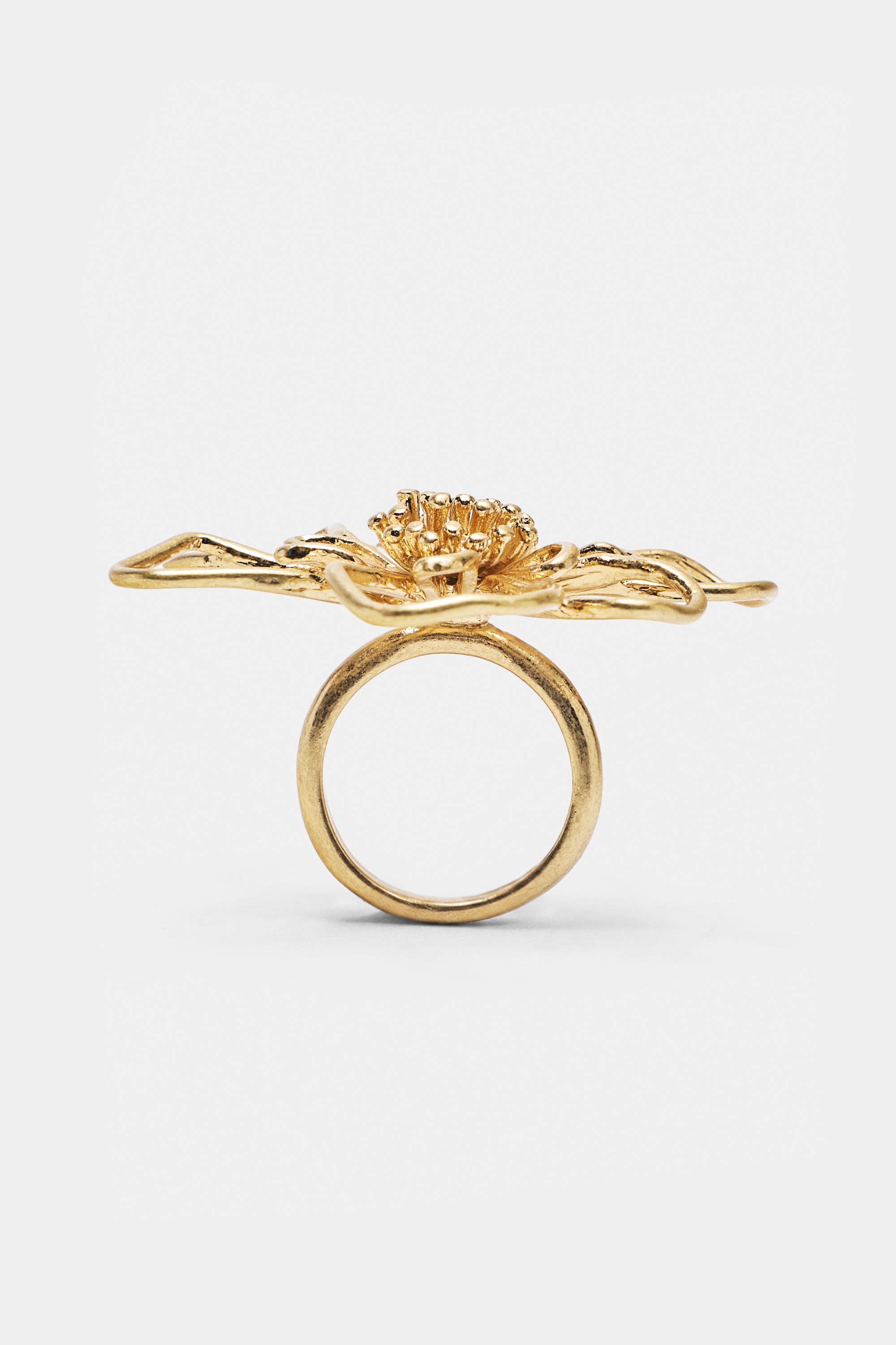 Flower ring — Gold