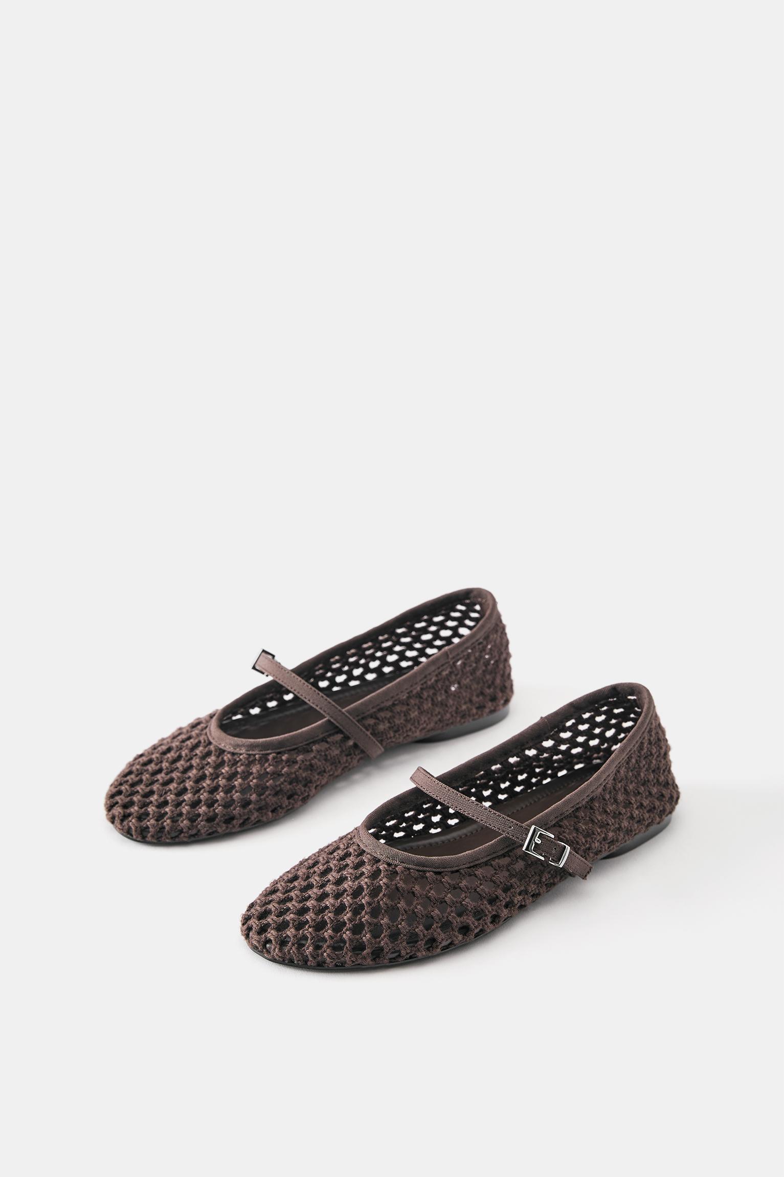 Crochet ballerina shoes — Brown