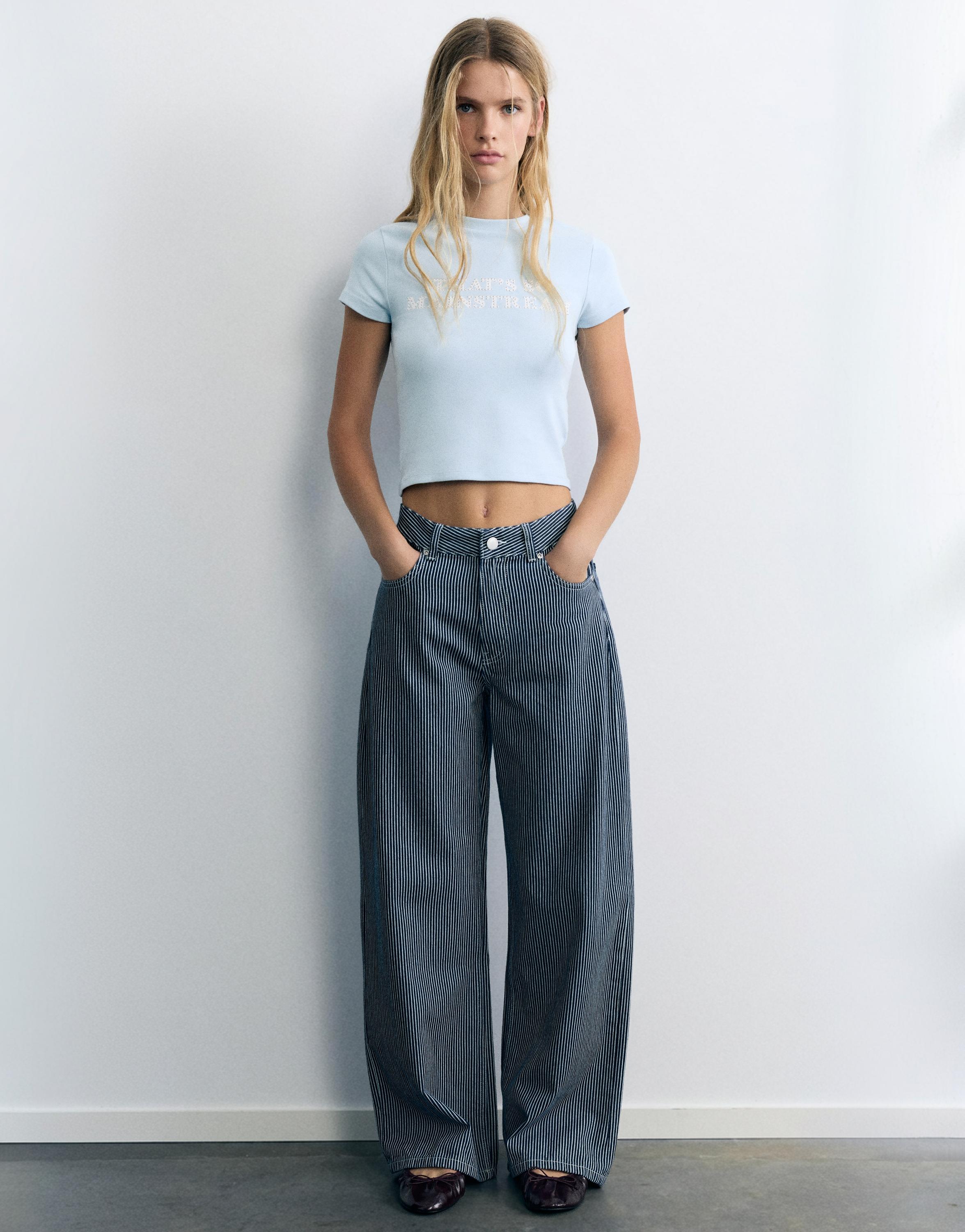 Studded slogan T-shirt — Pale blue
