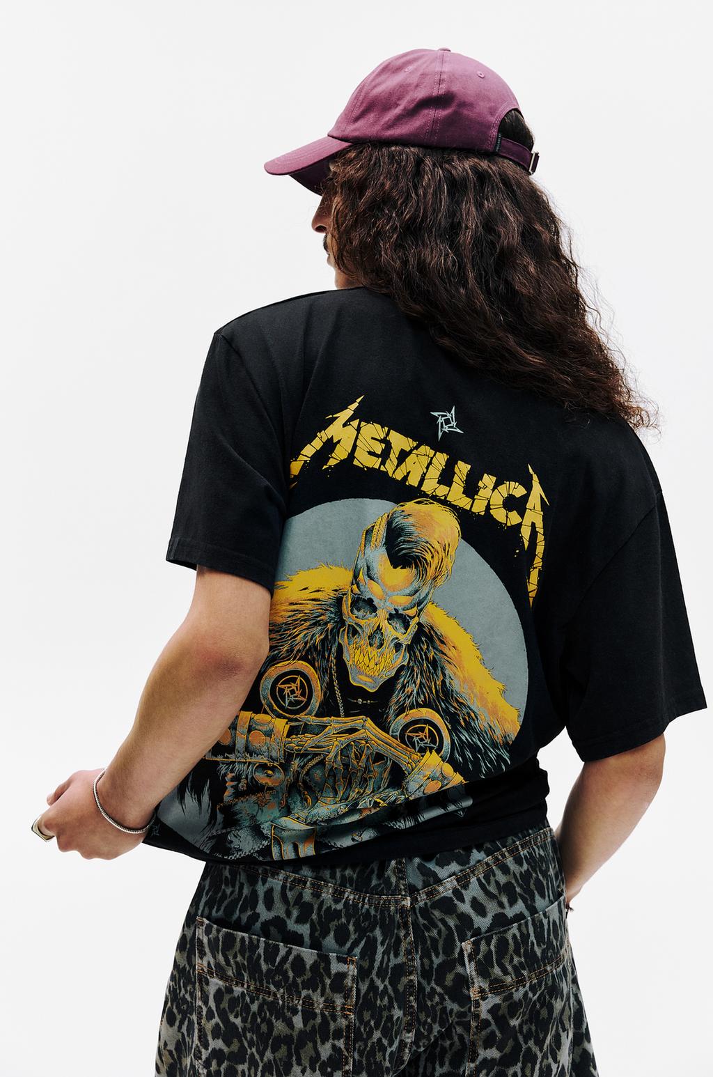 Camiseta negra Metallica PULL&BEAR - Main Image