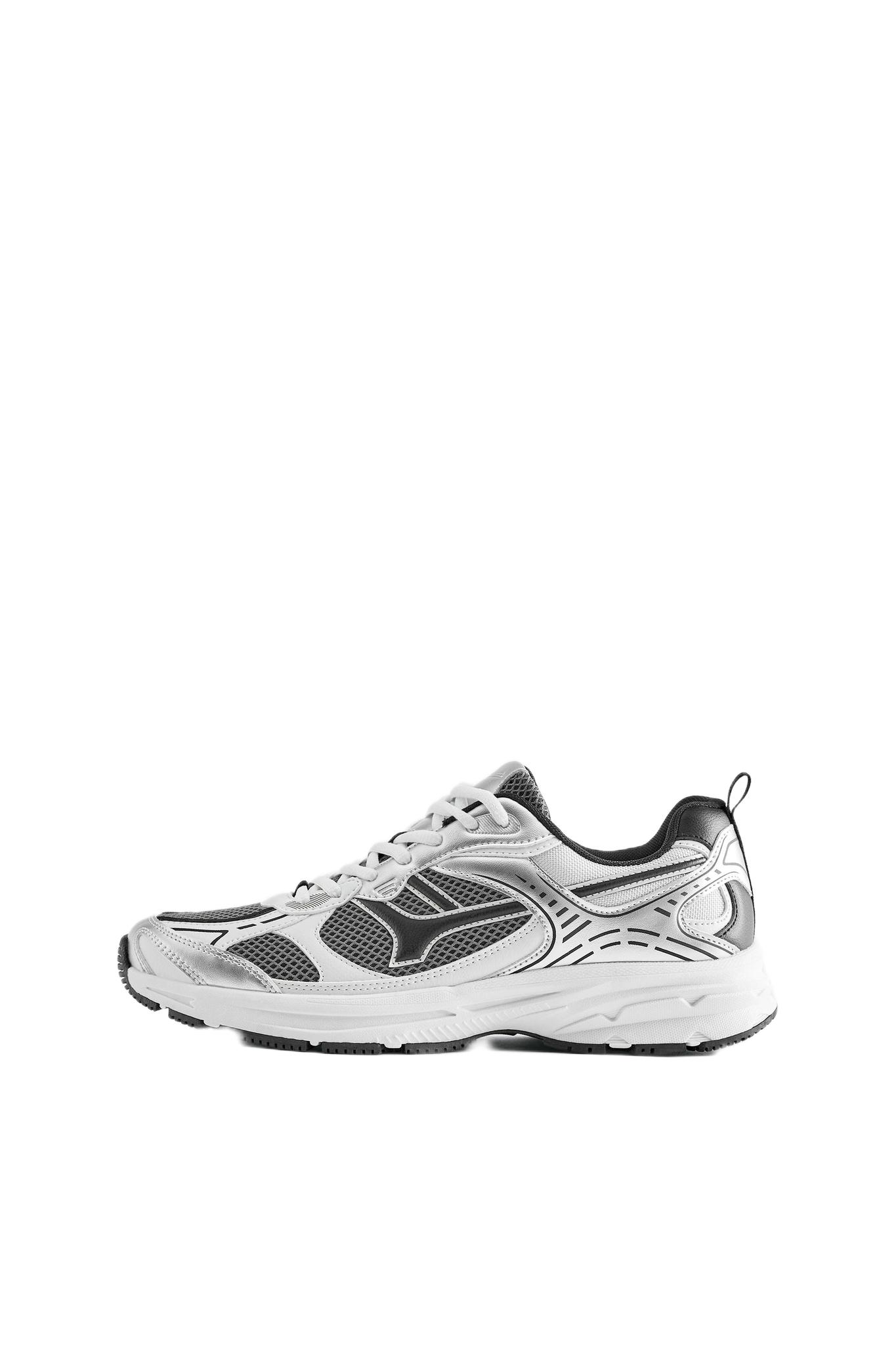 Multi-piece trainers — Silver