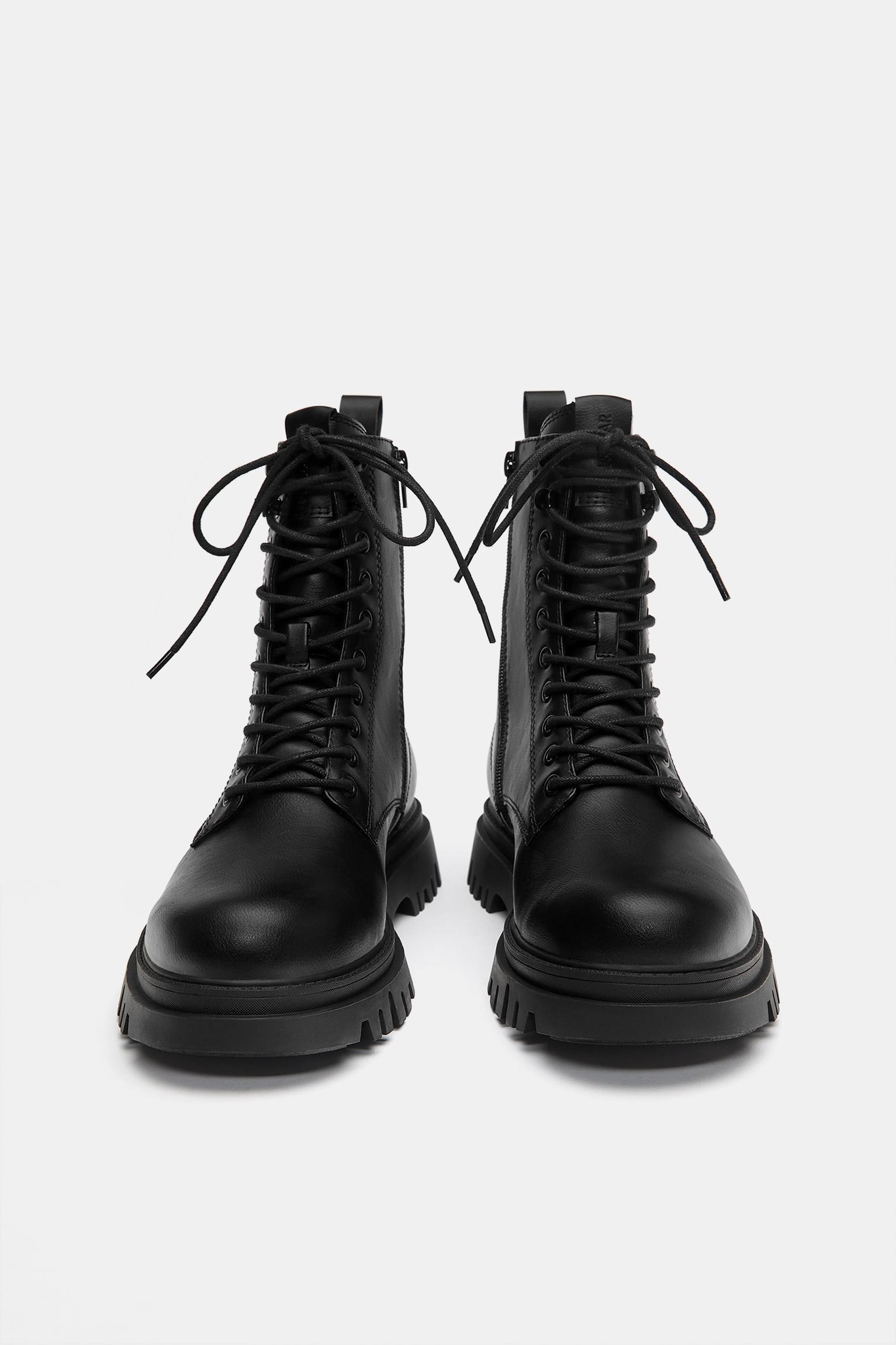 Lace-up lined boots — Black