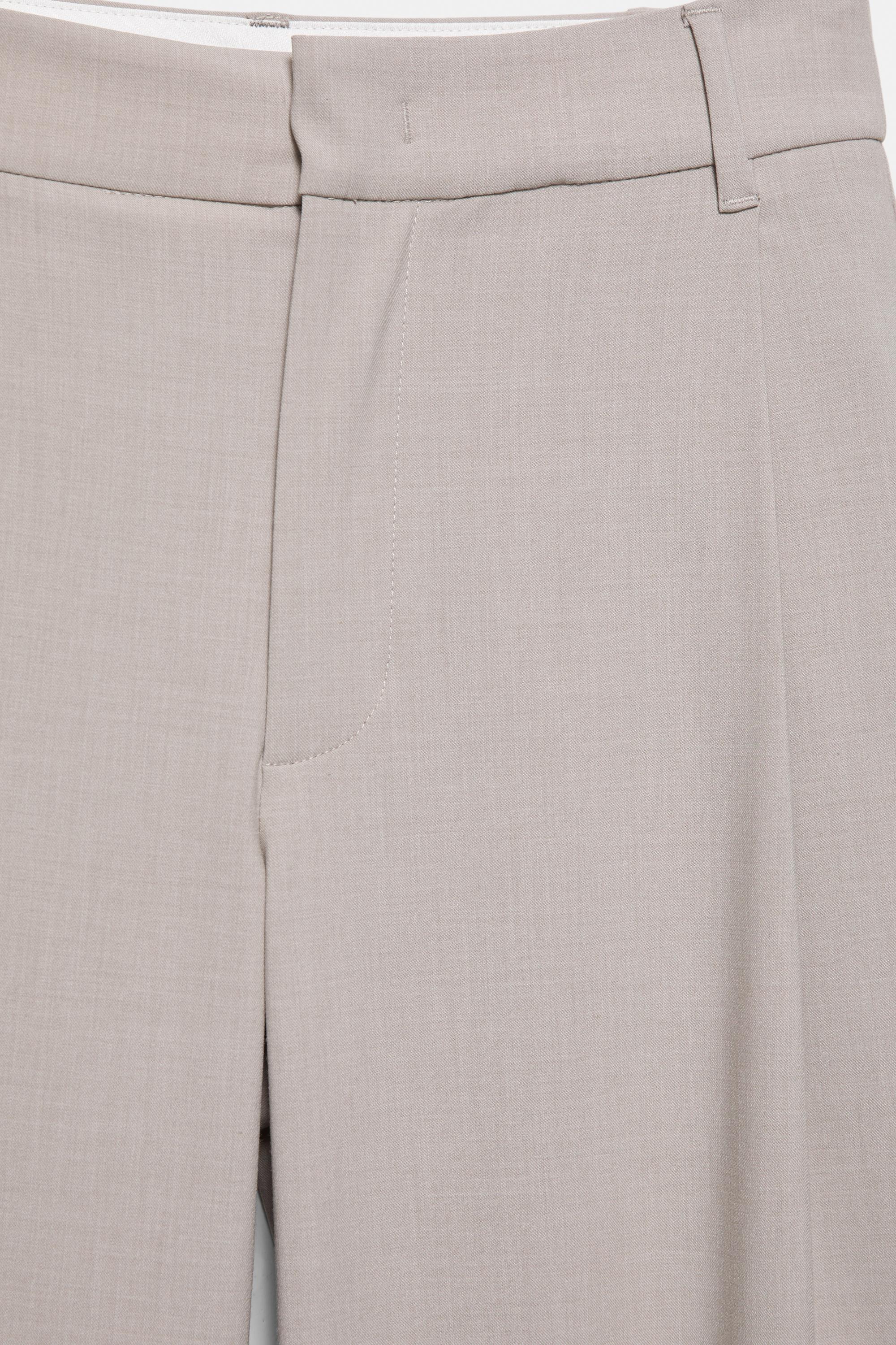 Darted smart trousers — Ecru