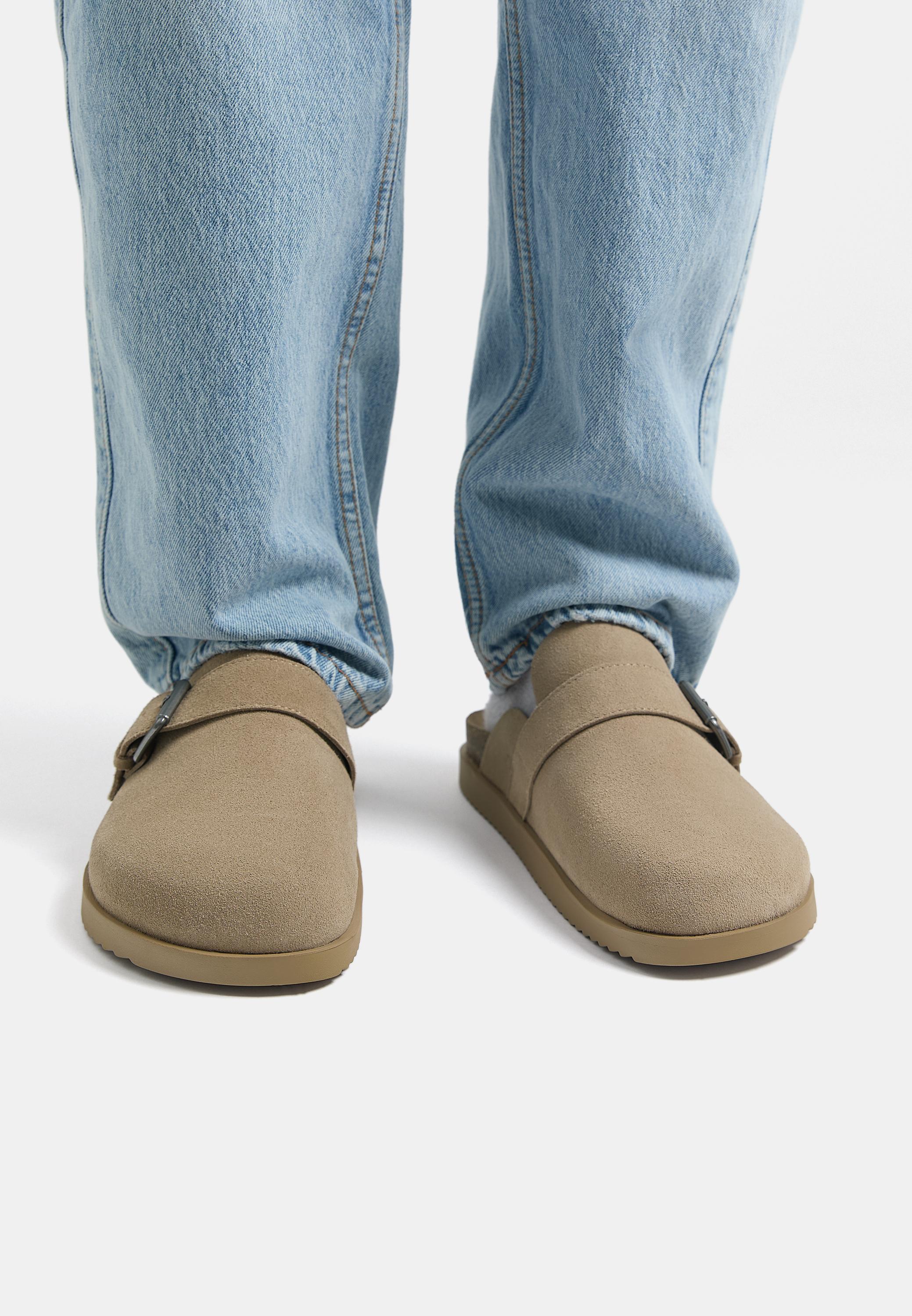Leather buckle clogs — Ecru