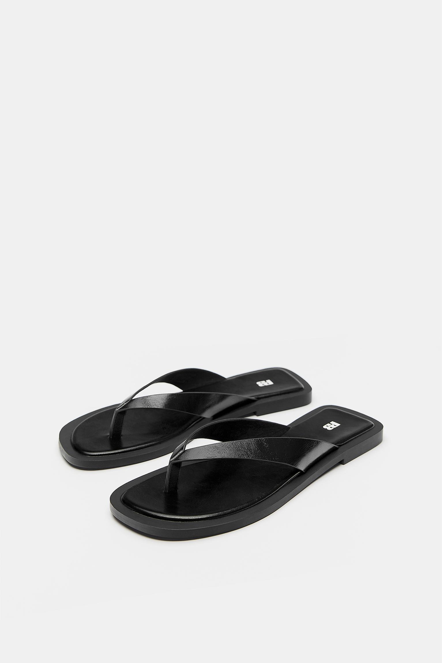 Flat strappy sandals — Black