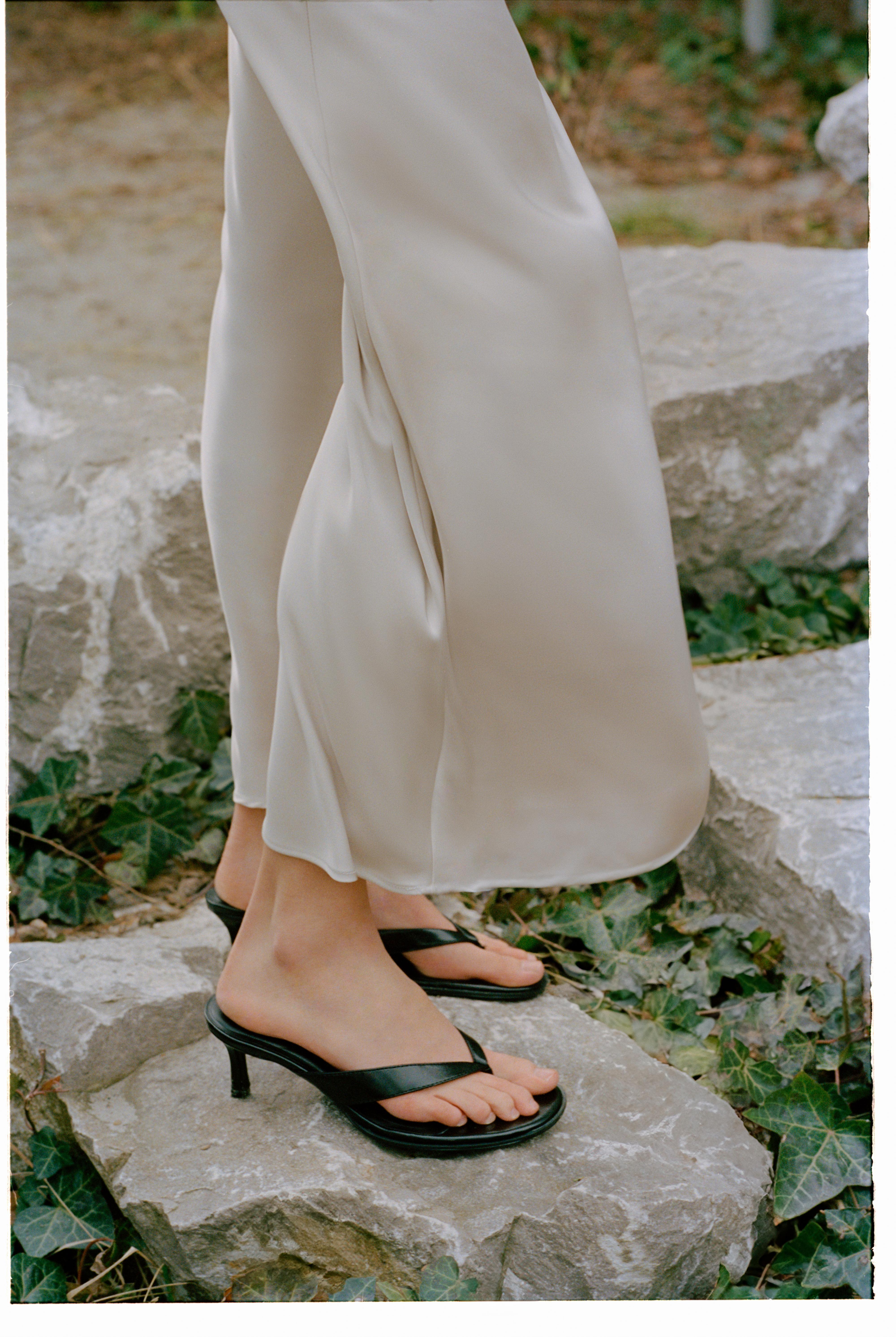Satin midi skirt — Ecru