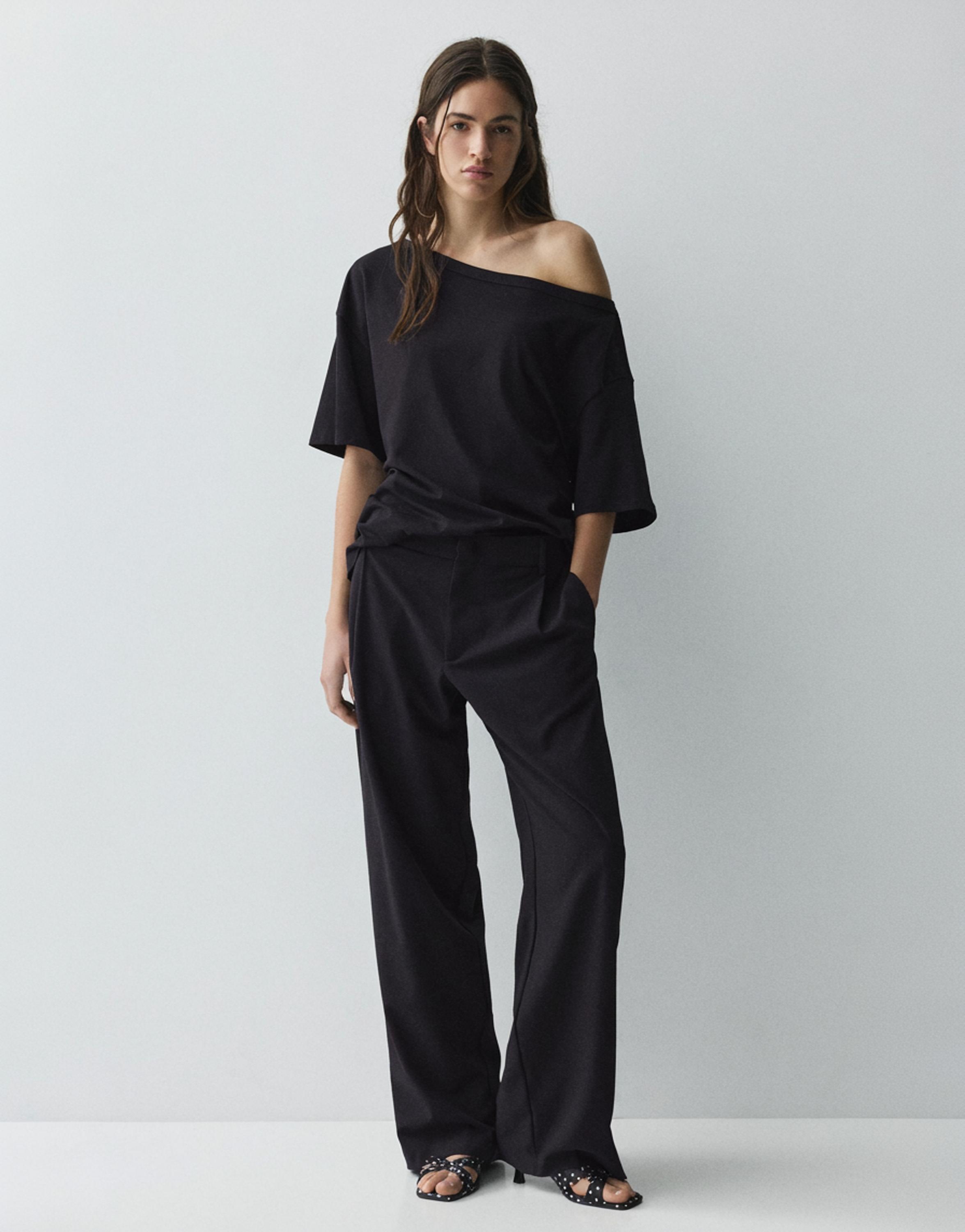 Asymmetric short sleeve T-shirt — Black