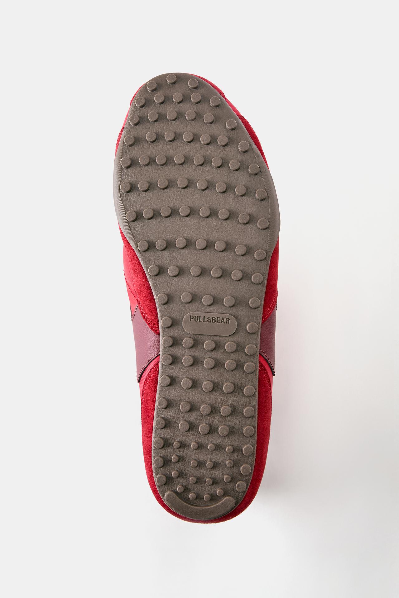 Multi-piece trainers — Red