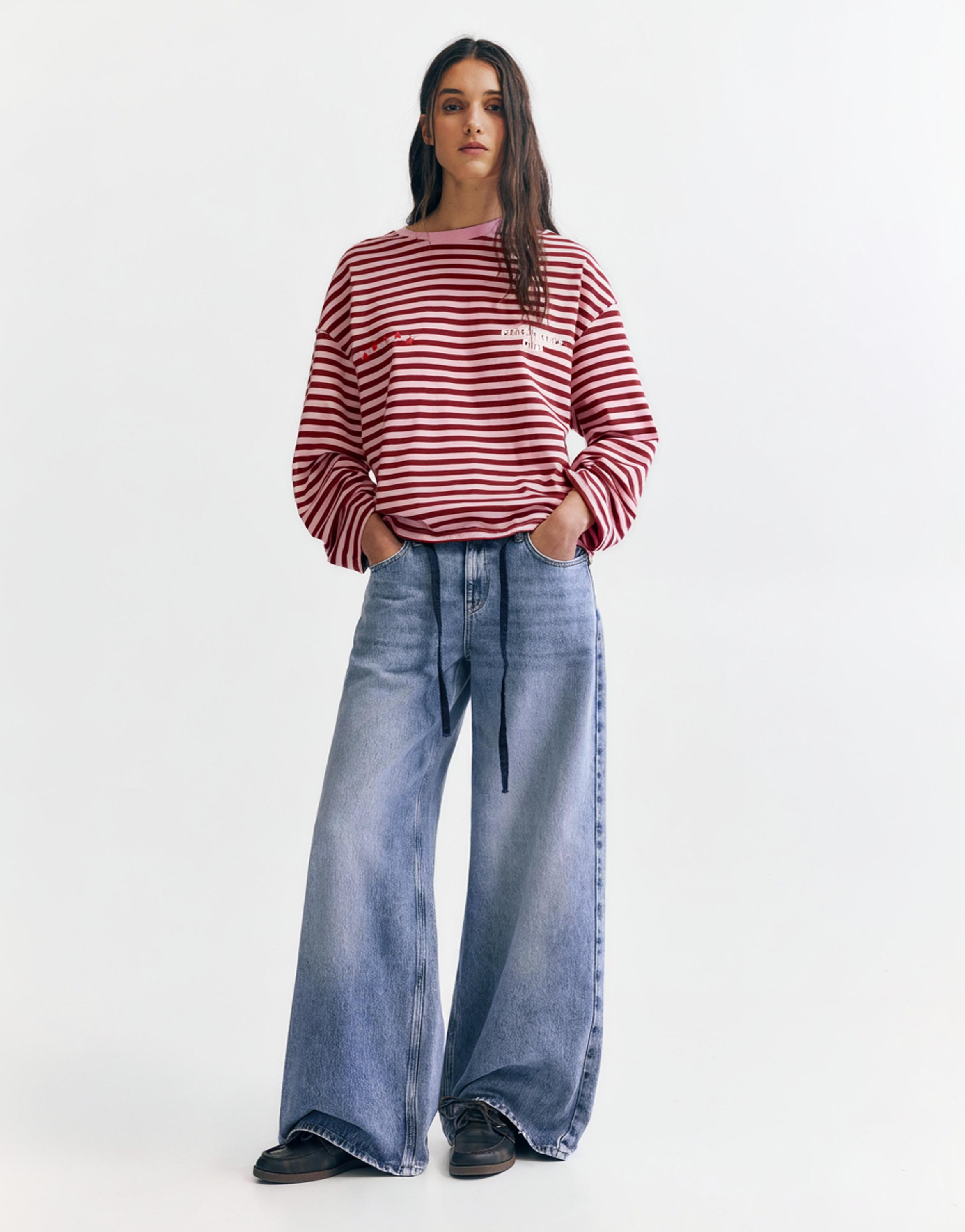 Çizgili, yıldızlı ve yazılı tişört - Görsel 24