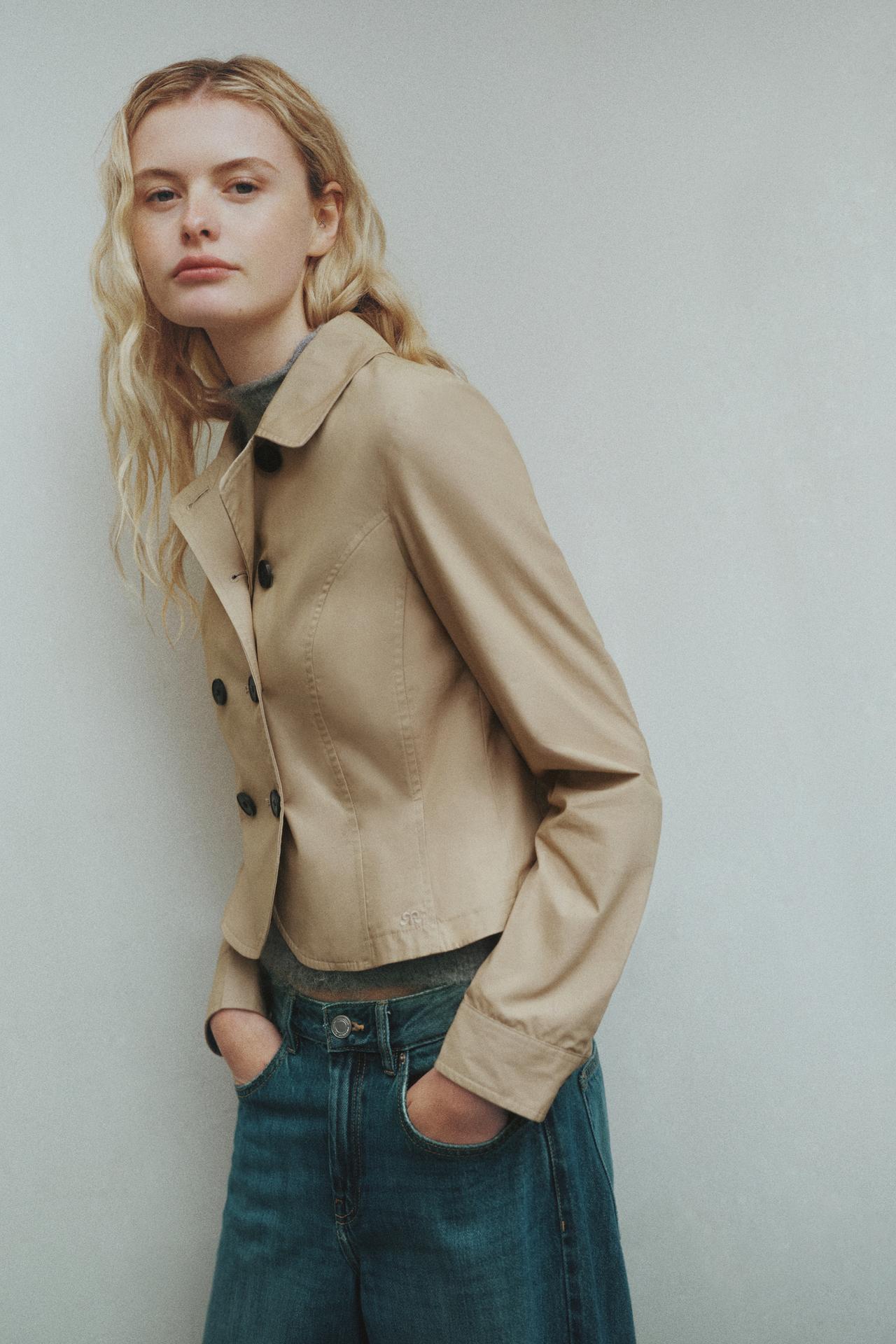 Fitted double-breasted jacket — Sand
