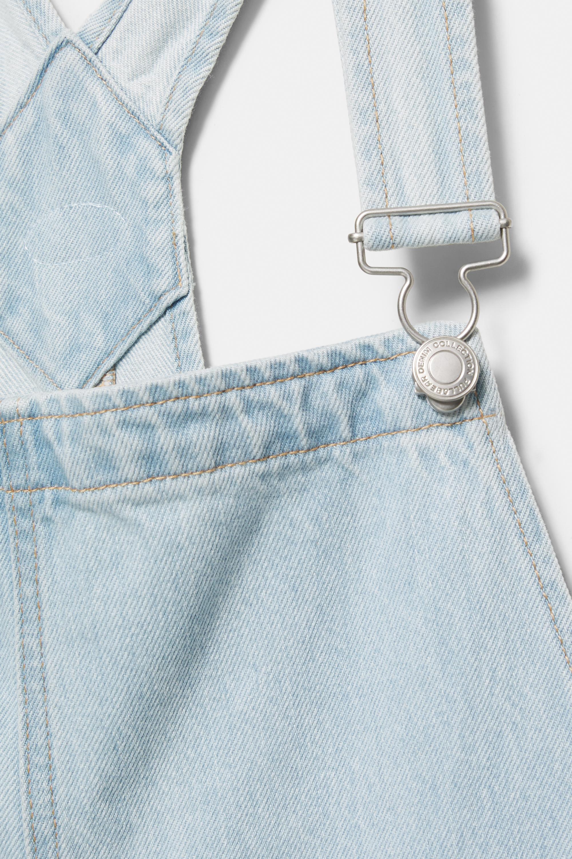 Loose fit denim dungarees