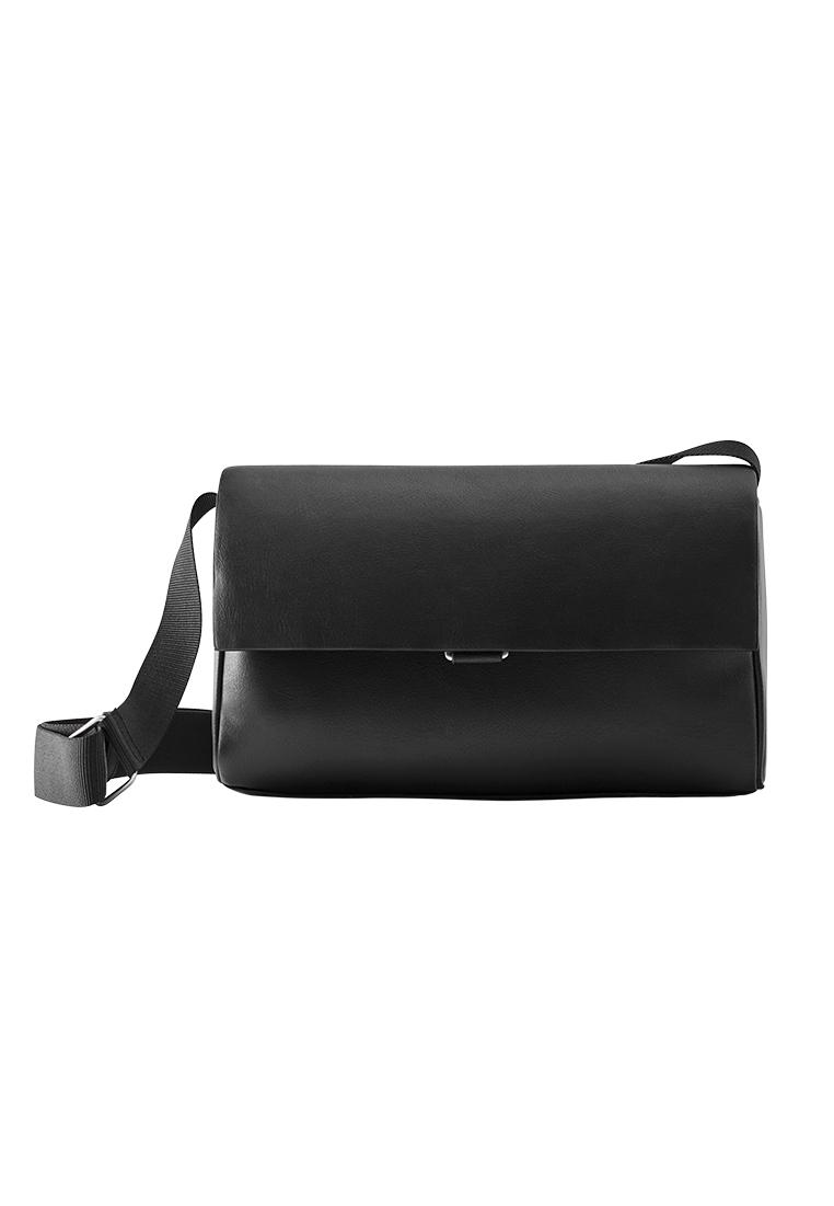 Flap crossbody bag — Black