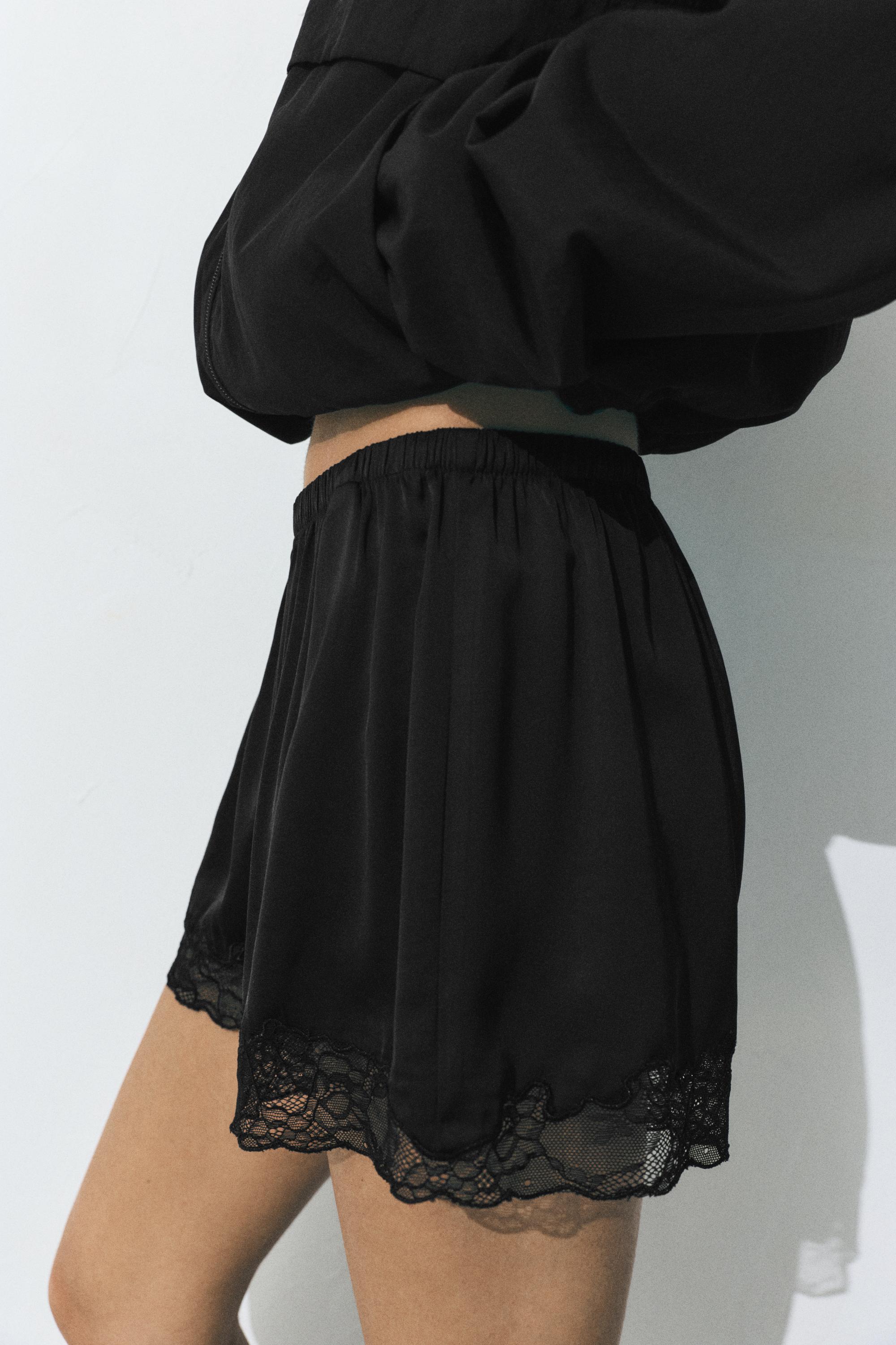 Satin lace cami shorts — Black