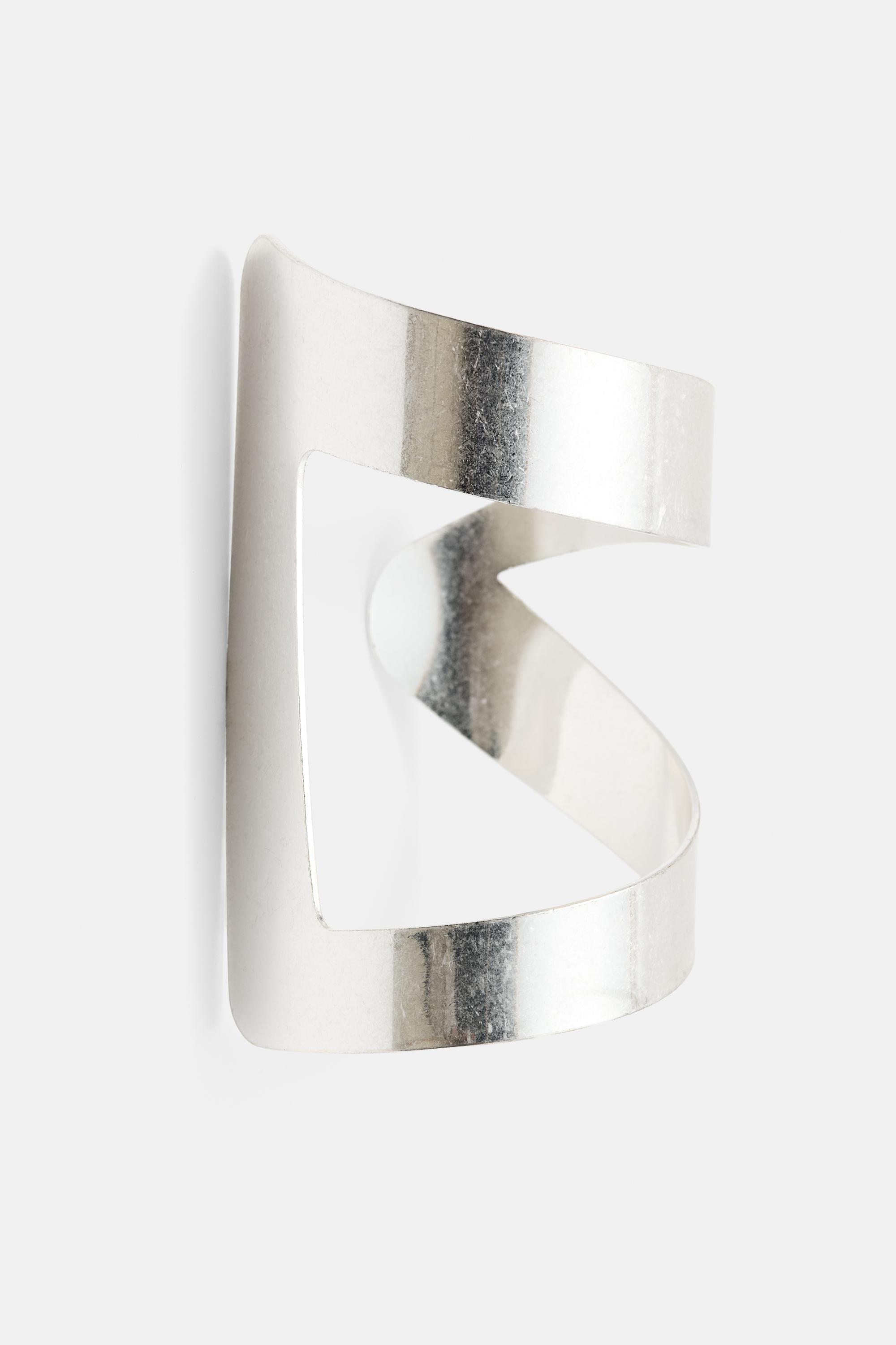 Curved arm cuff — Silver
