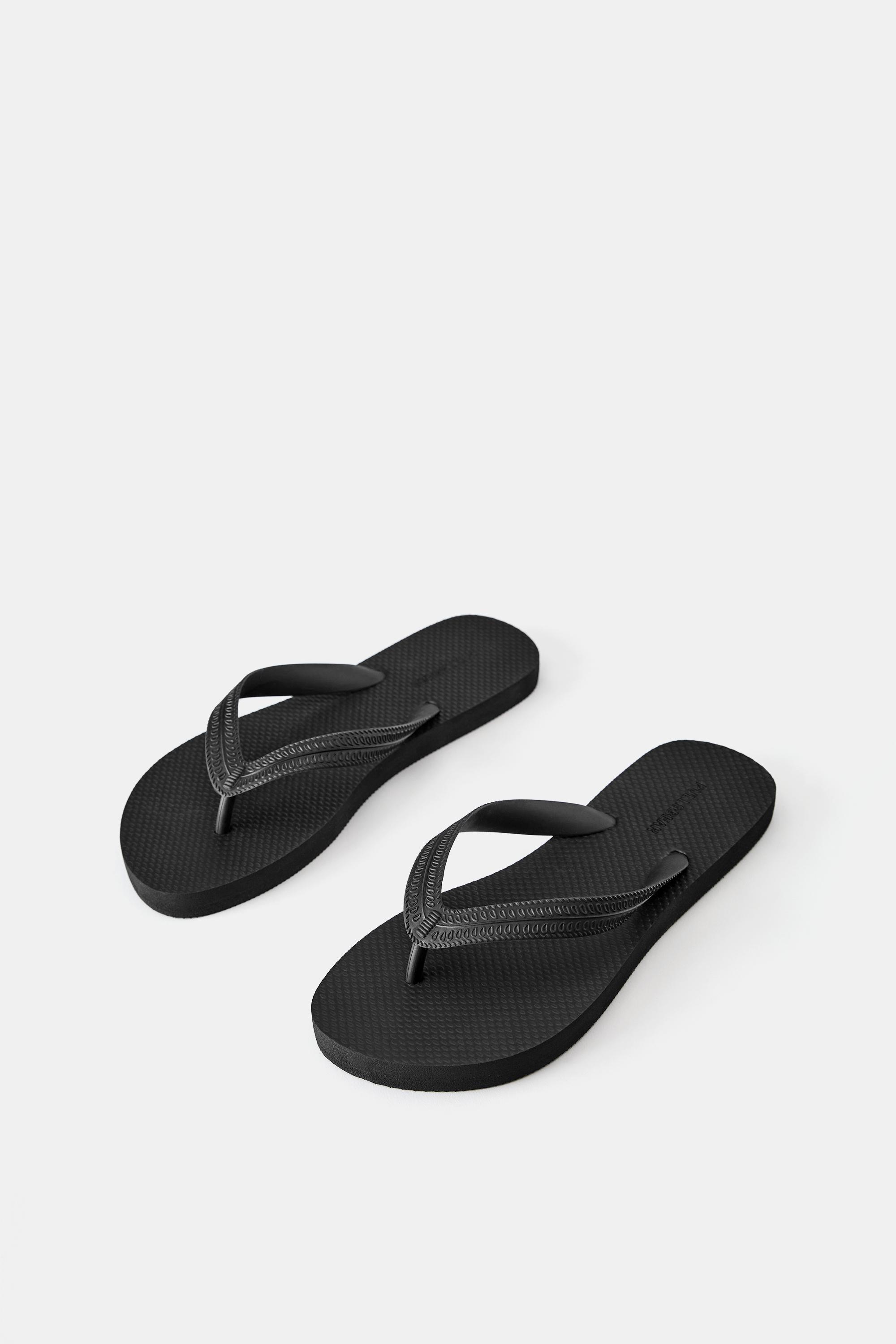 Flat sandals — Black
