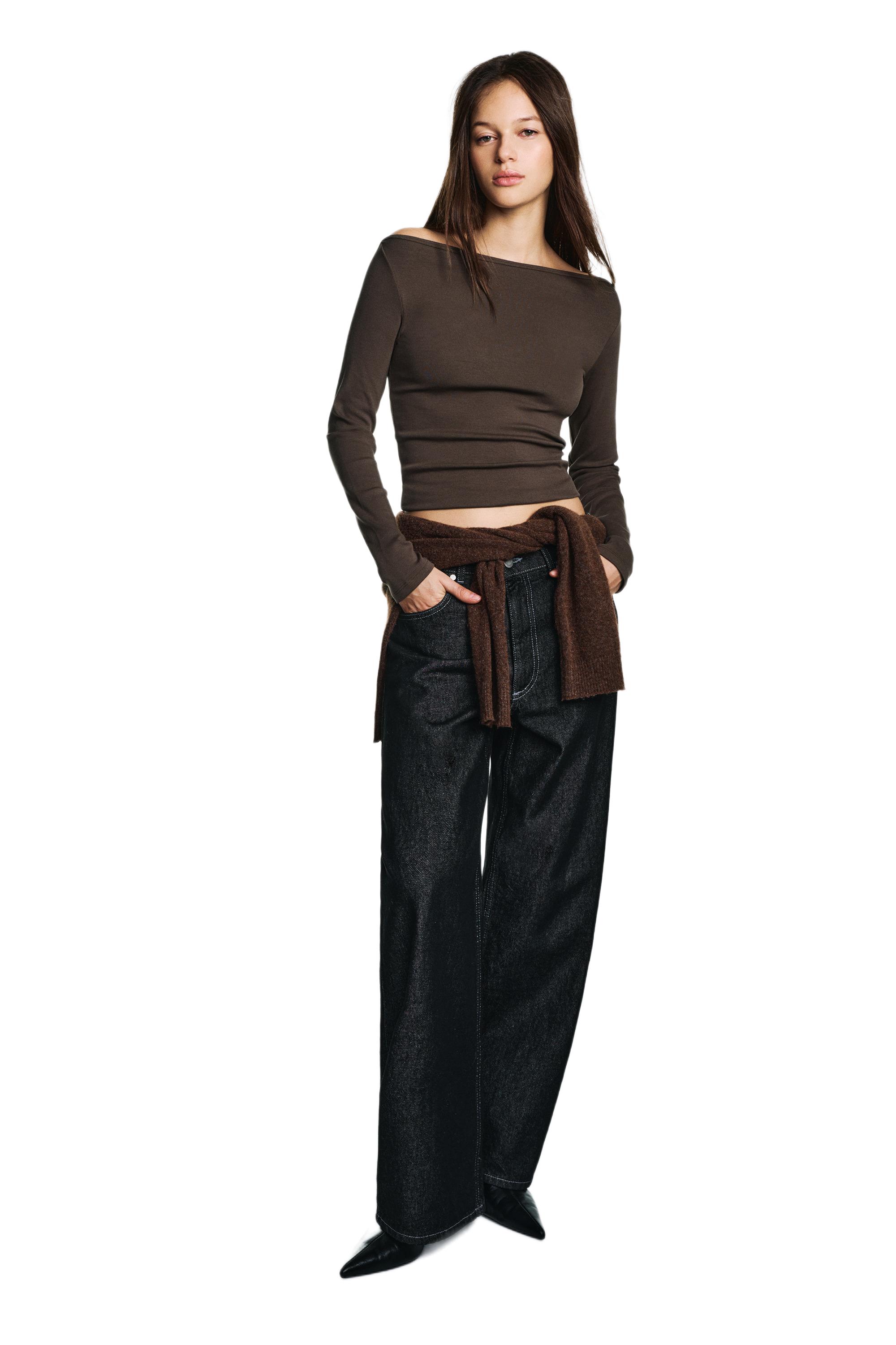 Long sleeve boat neck T-shirt — Brown