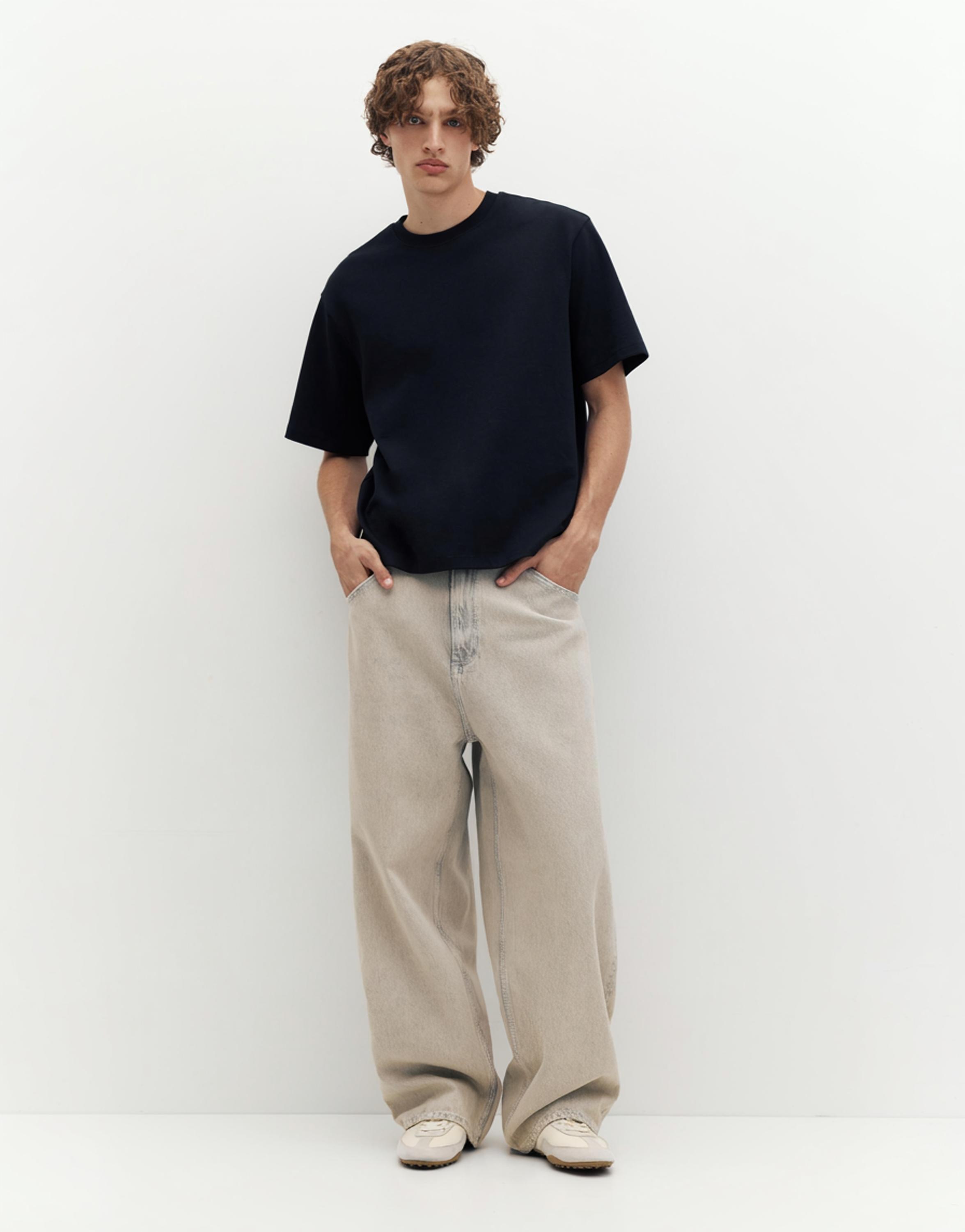 Boxy T-shirt — Black