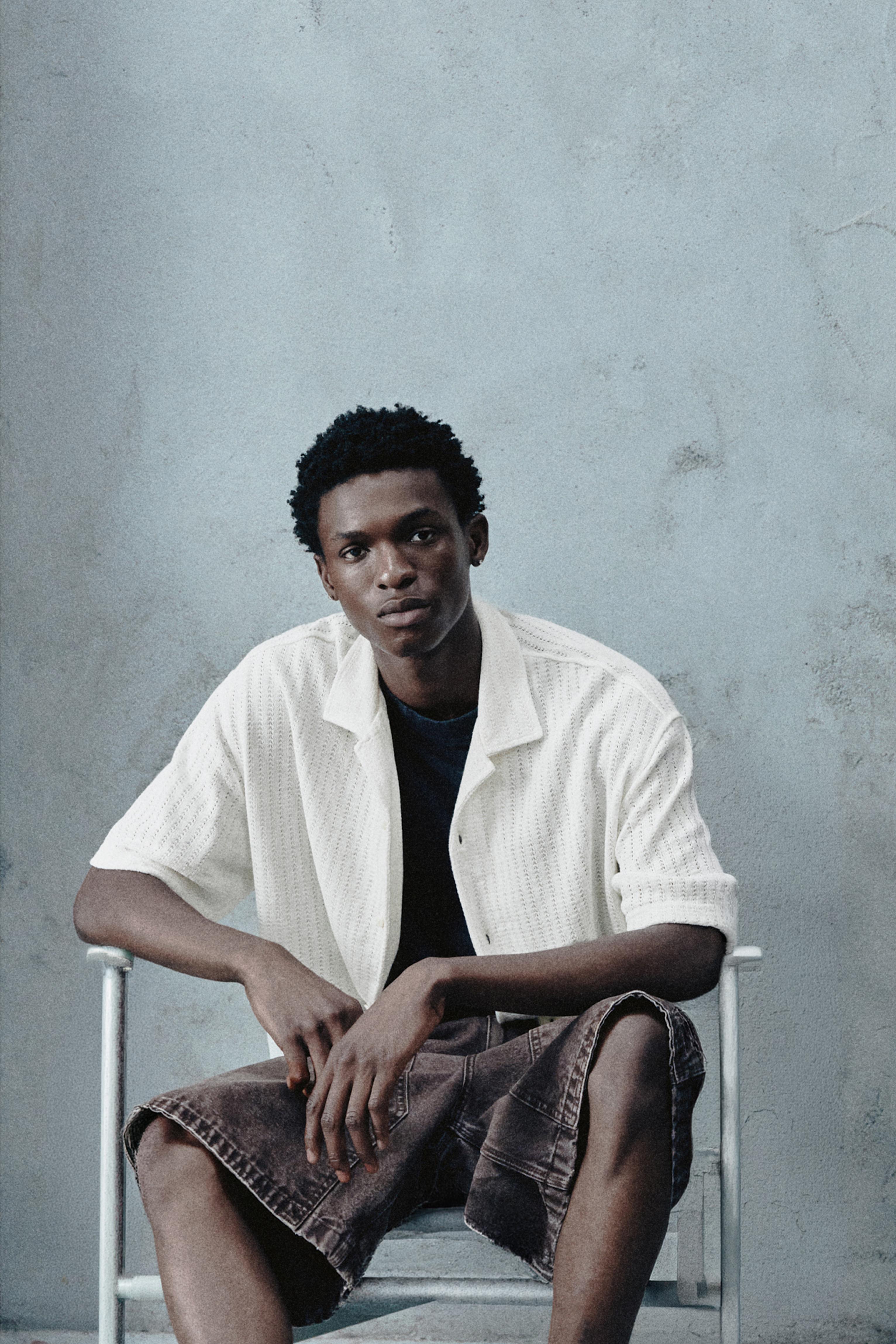 Short sleeve cutwork shirt — White tones