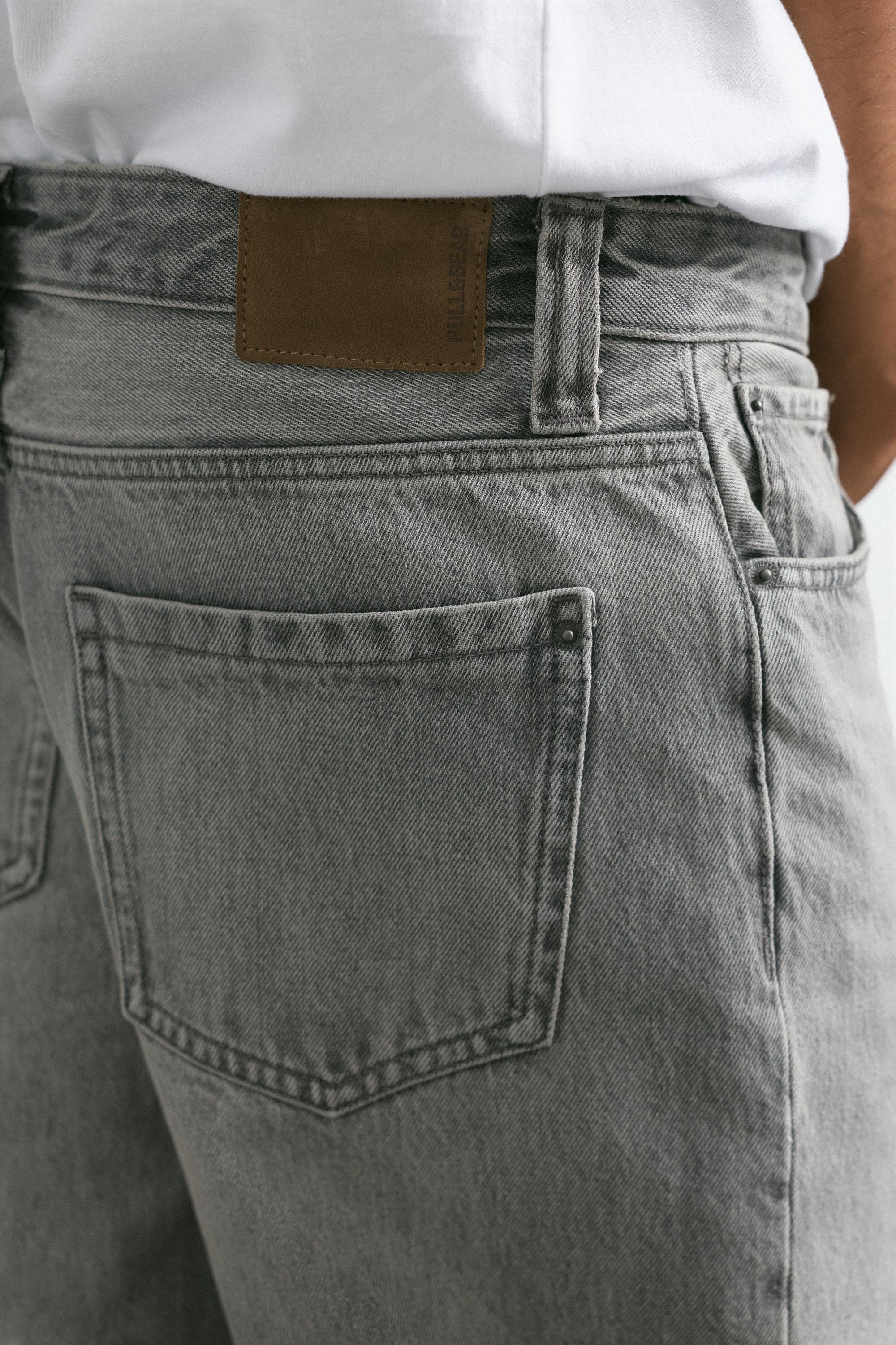 Standard jeans — Pale grey