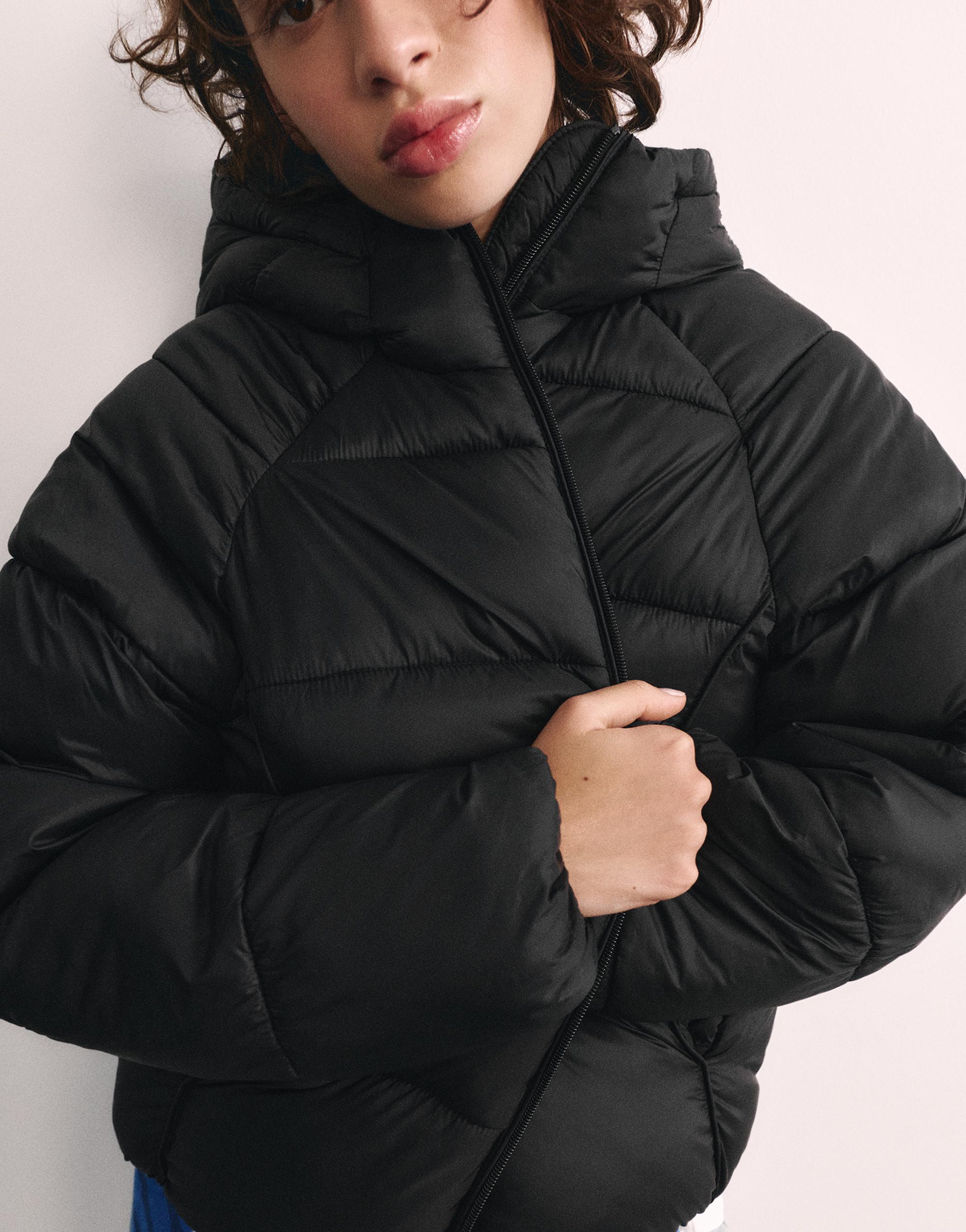 Hooded puffer jacket — Black