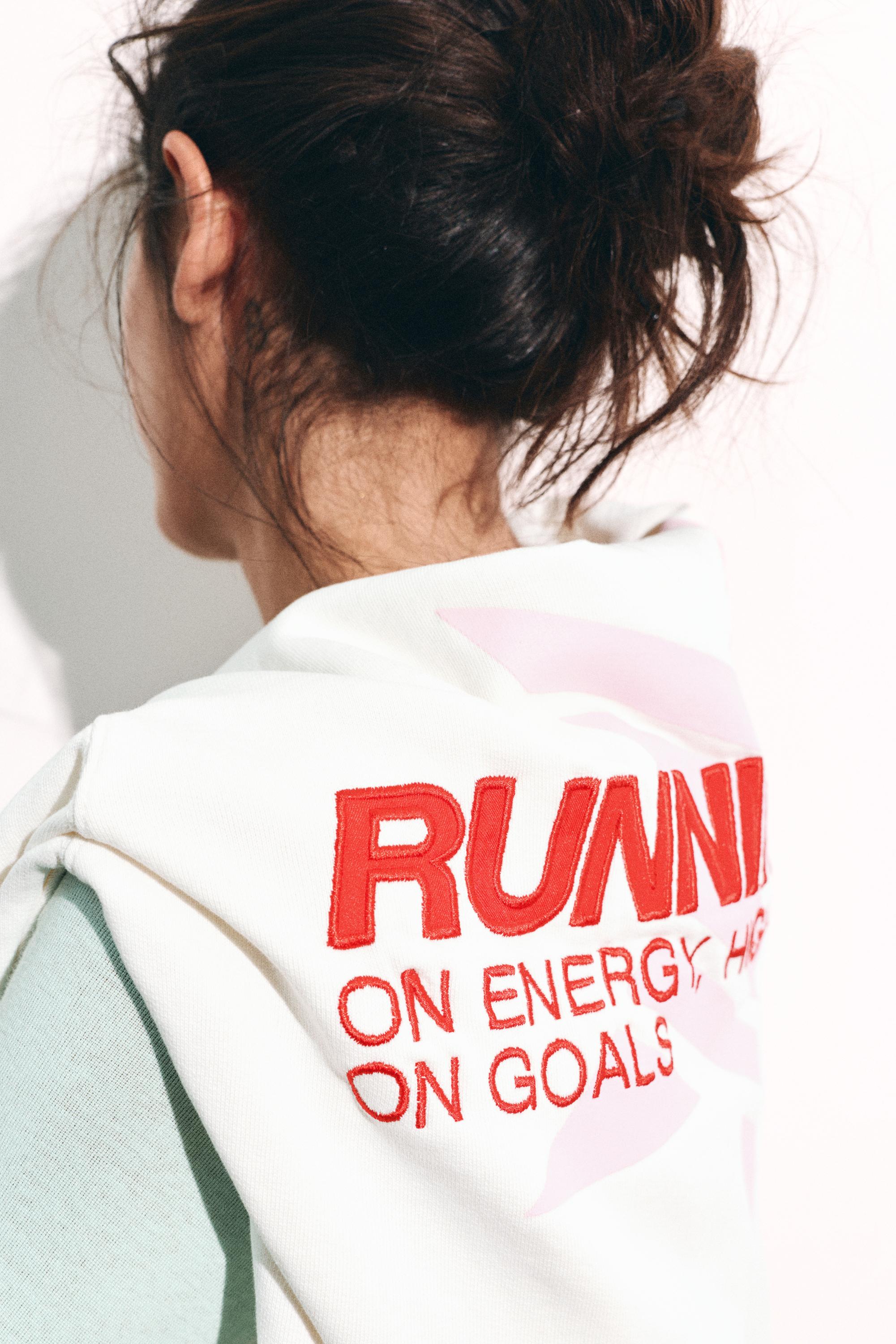Running graphic hoodie — Ice