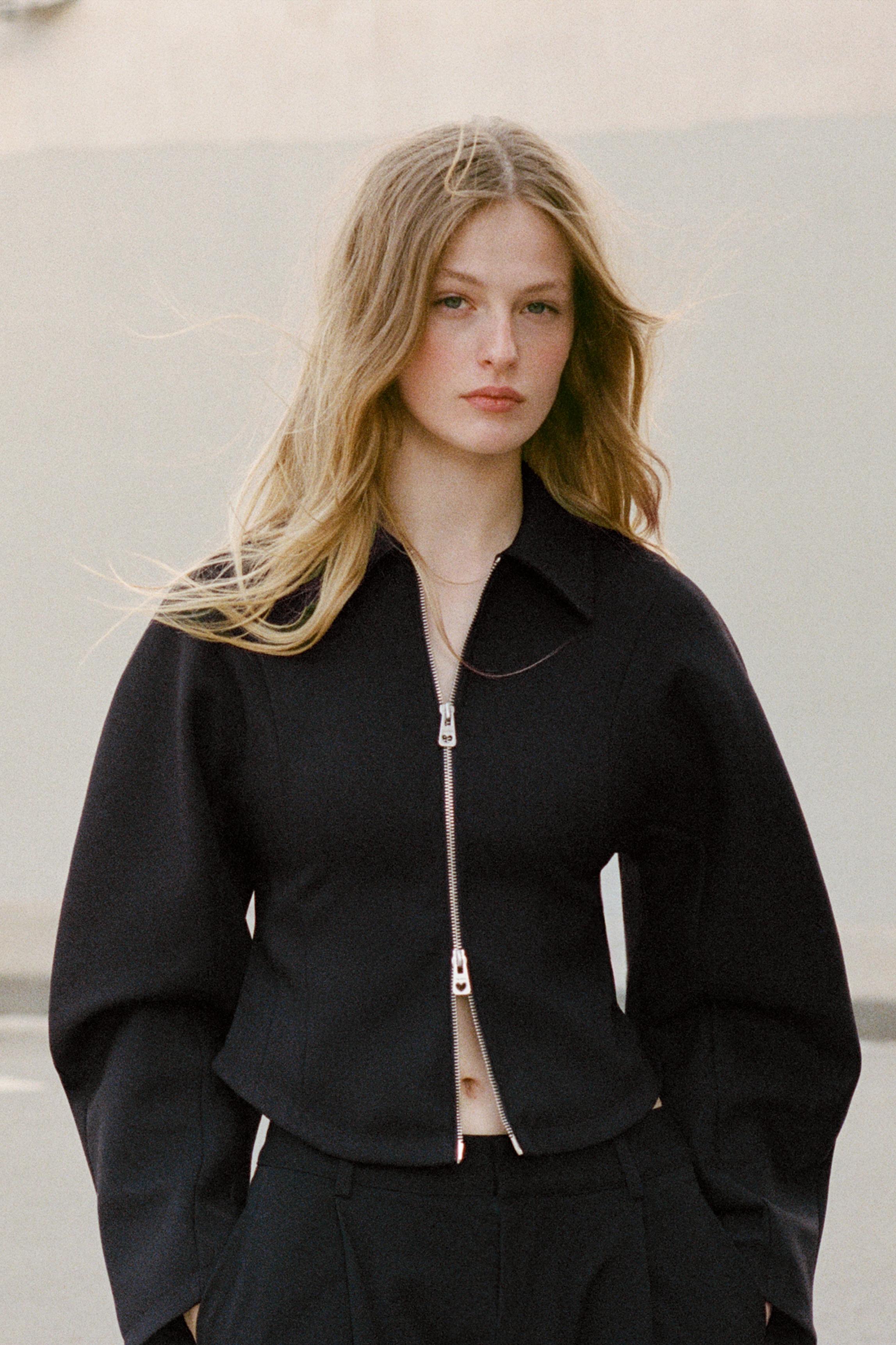 Tailored fit jacket with heart detail — Black