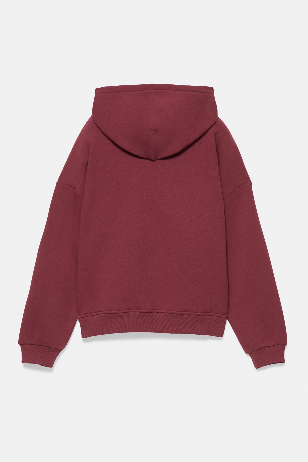 Sweatshirt with hood and rhinestone graphic — Maroon