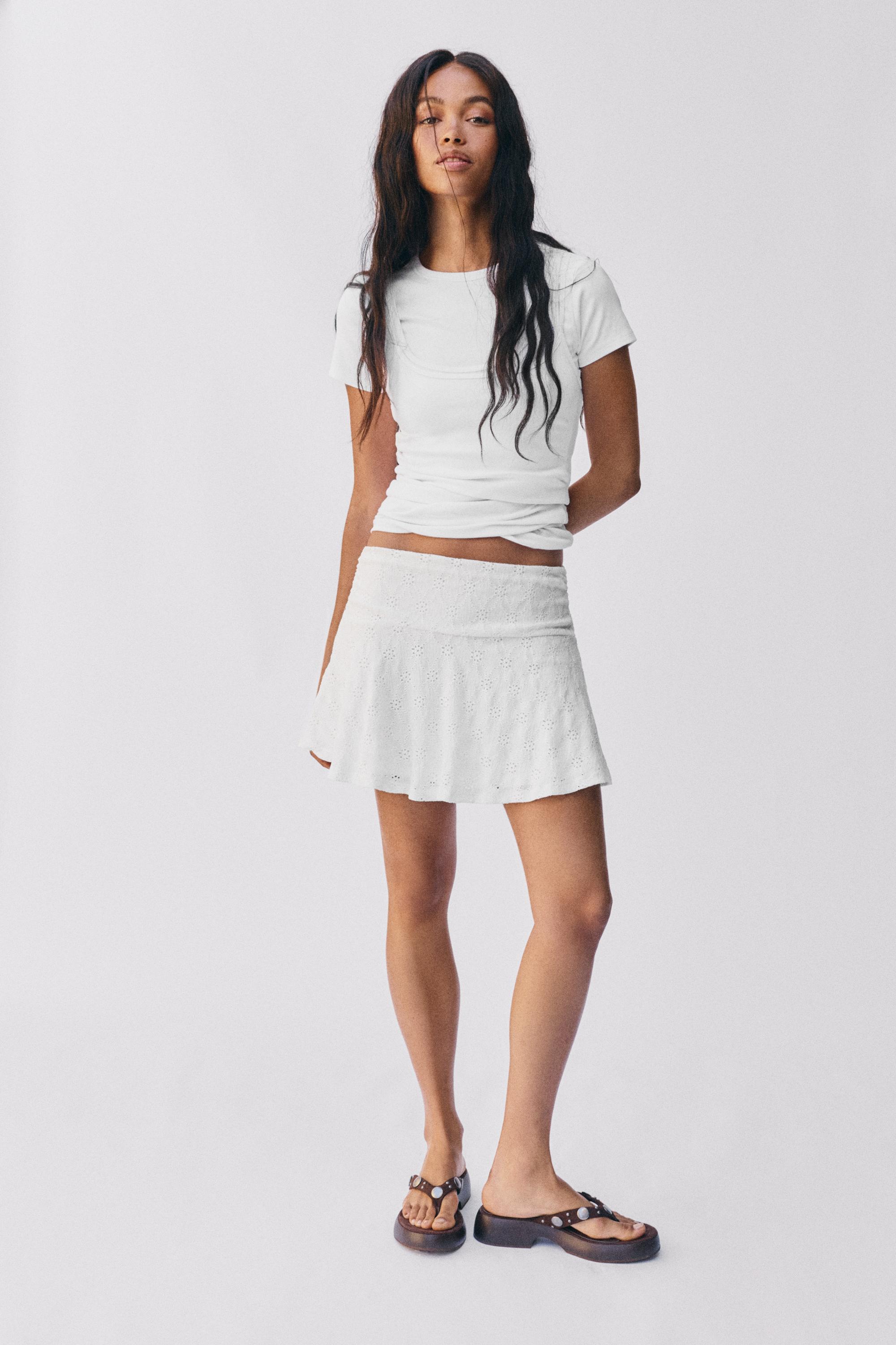Swiss embroidery mini skirt — White