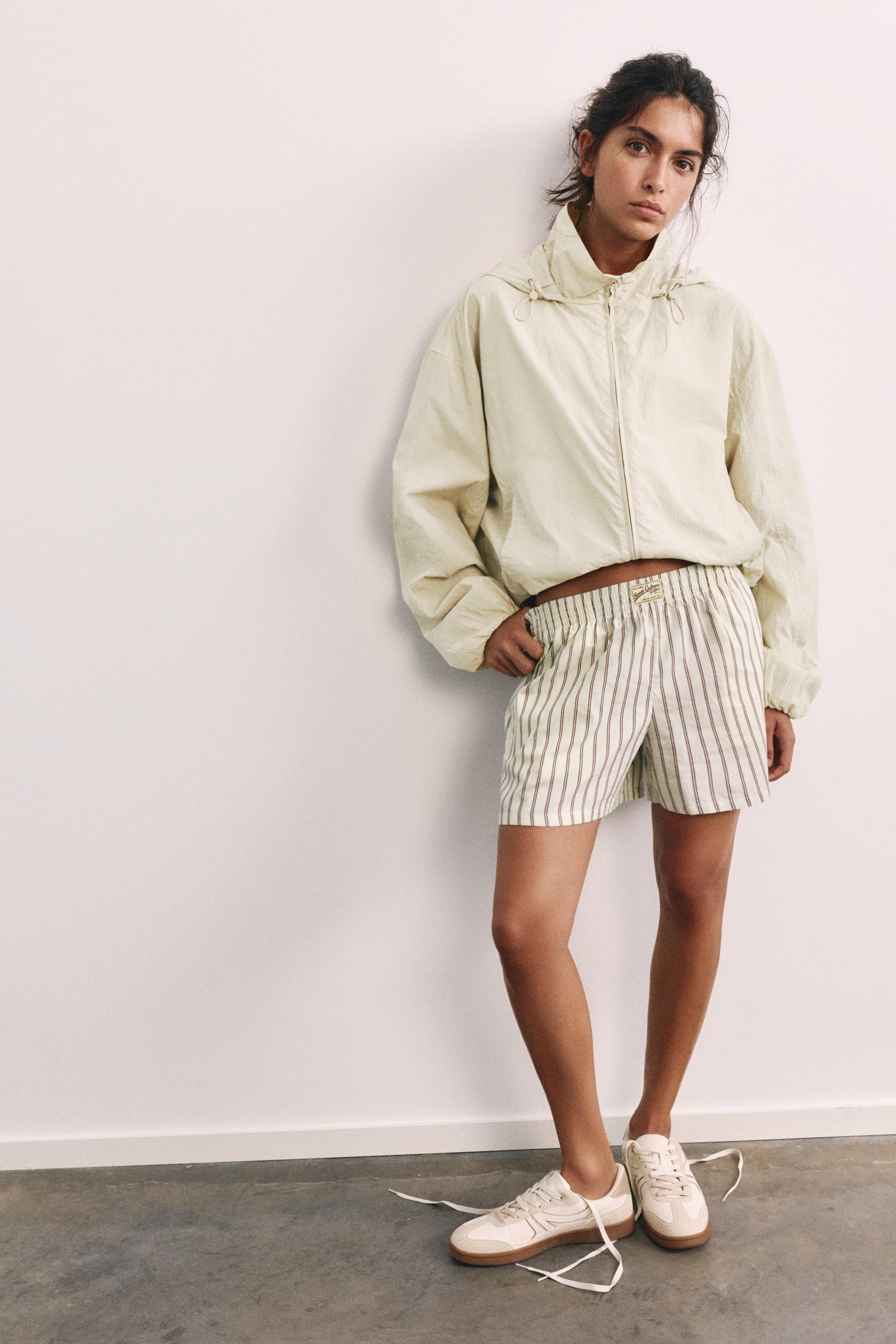 Lightweight hooded jacket — Sand