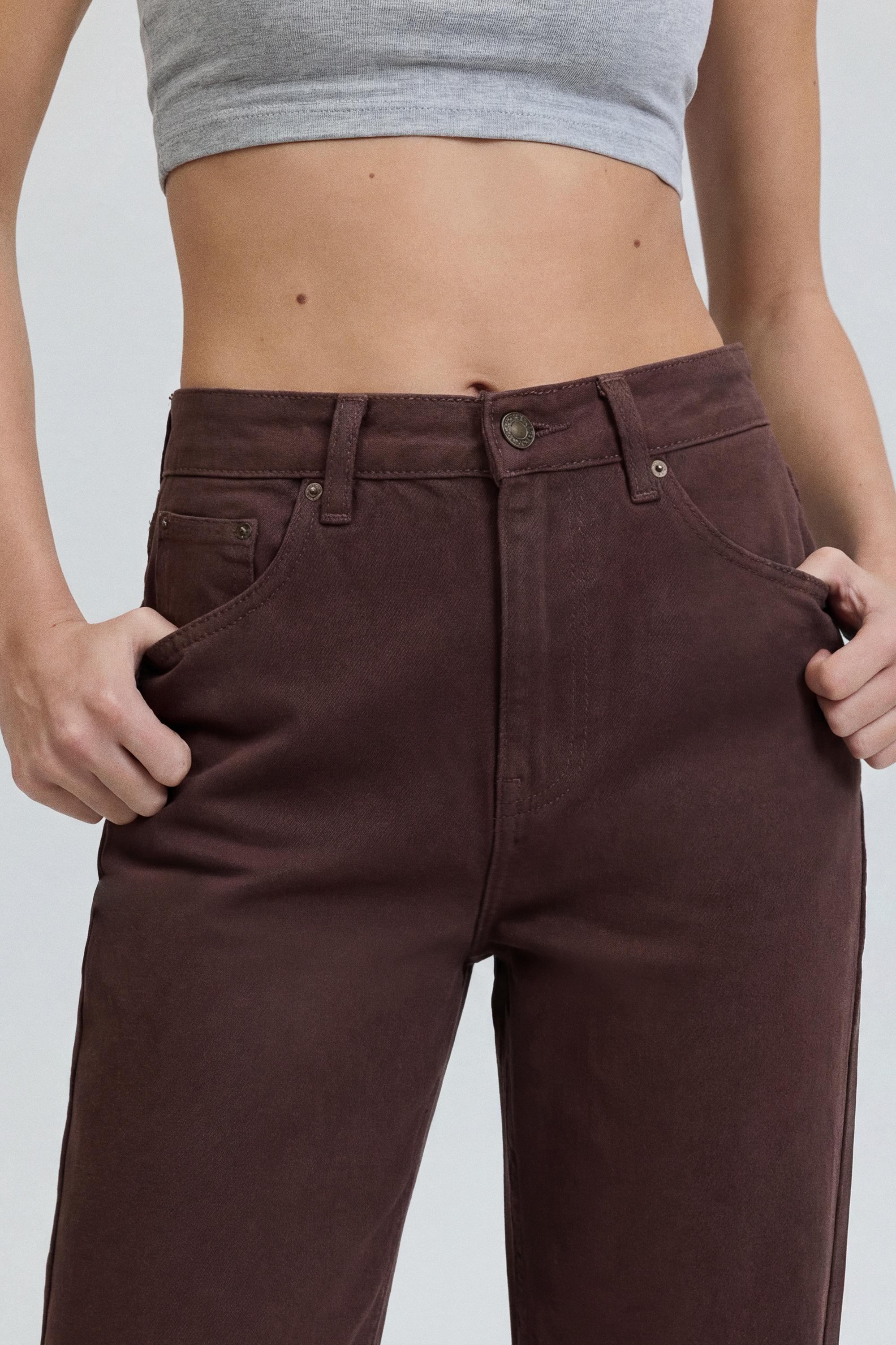 High-waist mom jeans — Brown