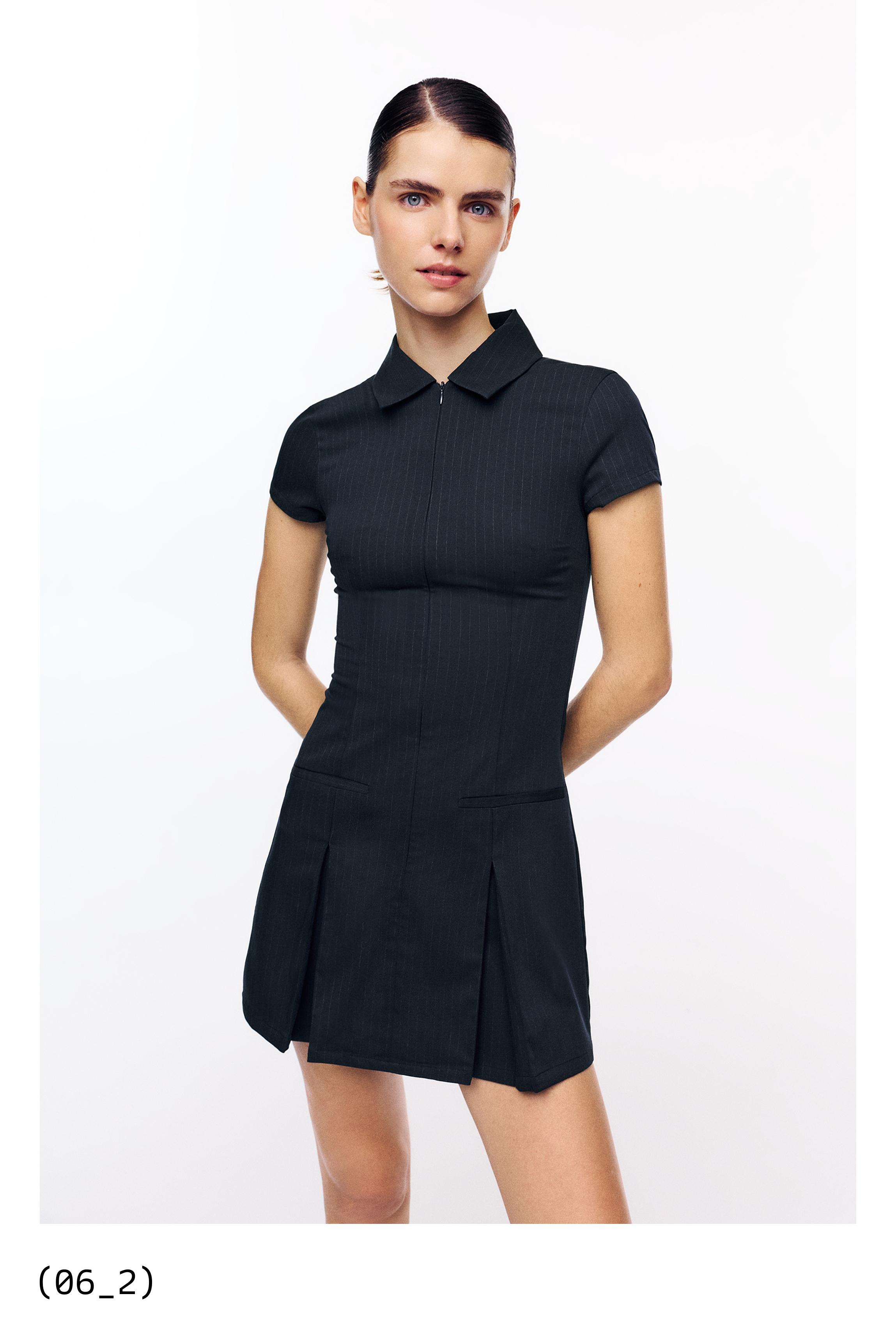 Short pinstripe dress with box pleats — Dark navy