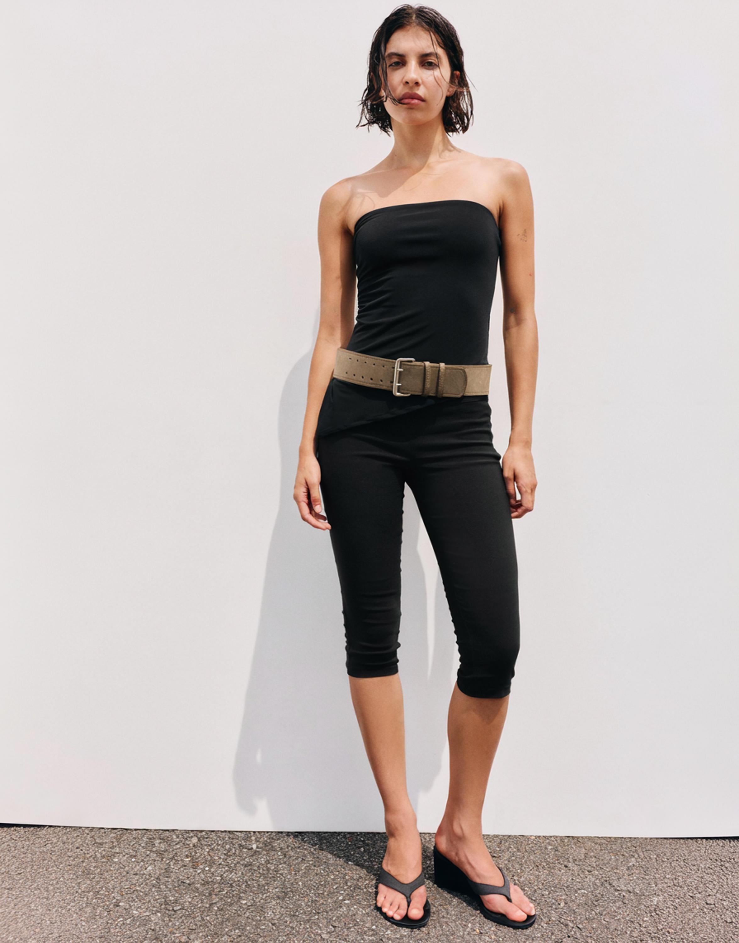 Wide-waist capris — Black