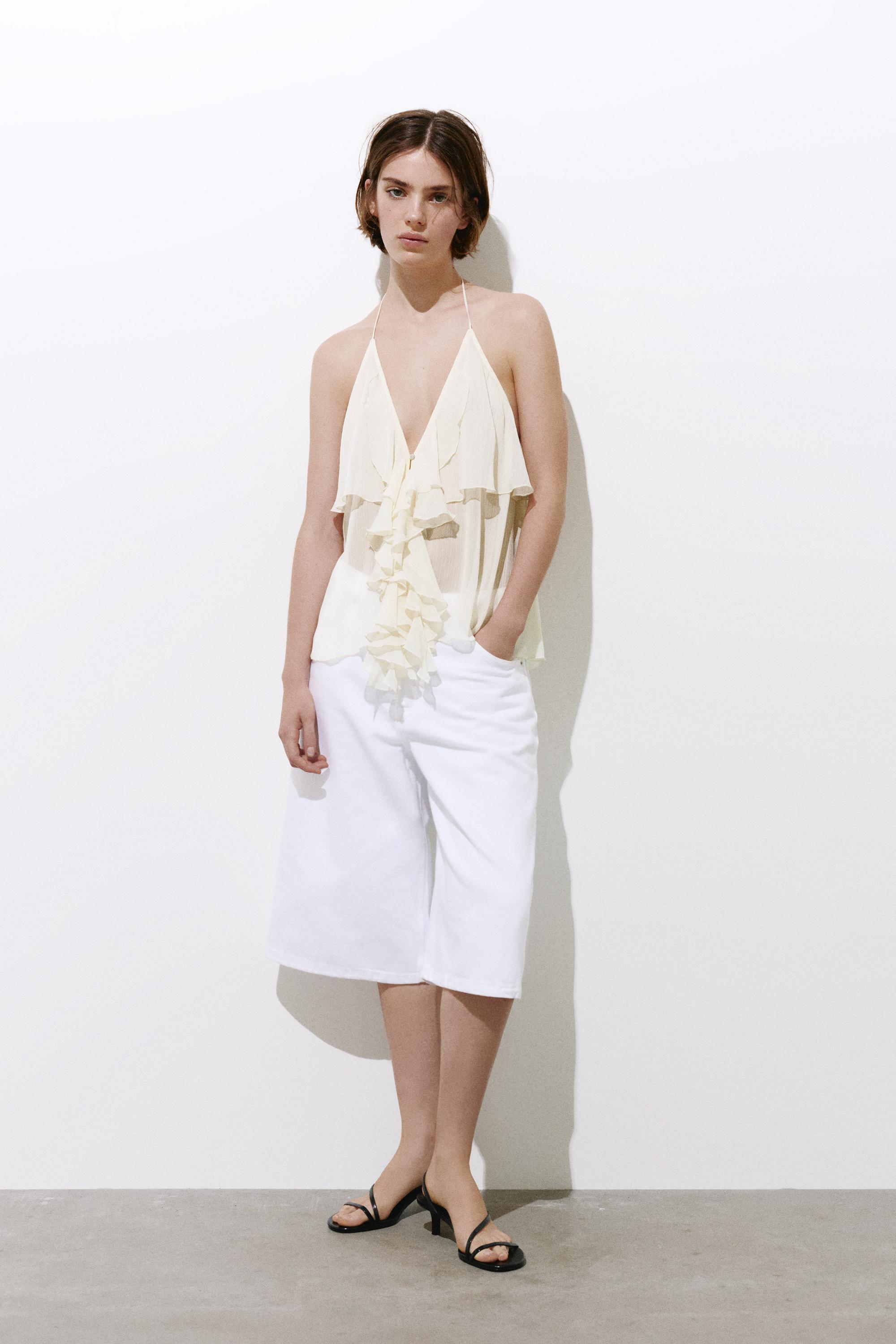 Halter top with ruffles — Sand