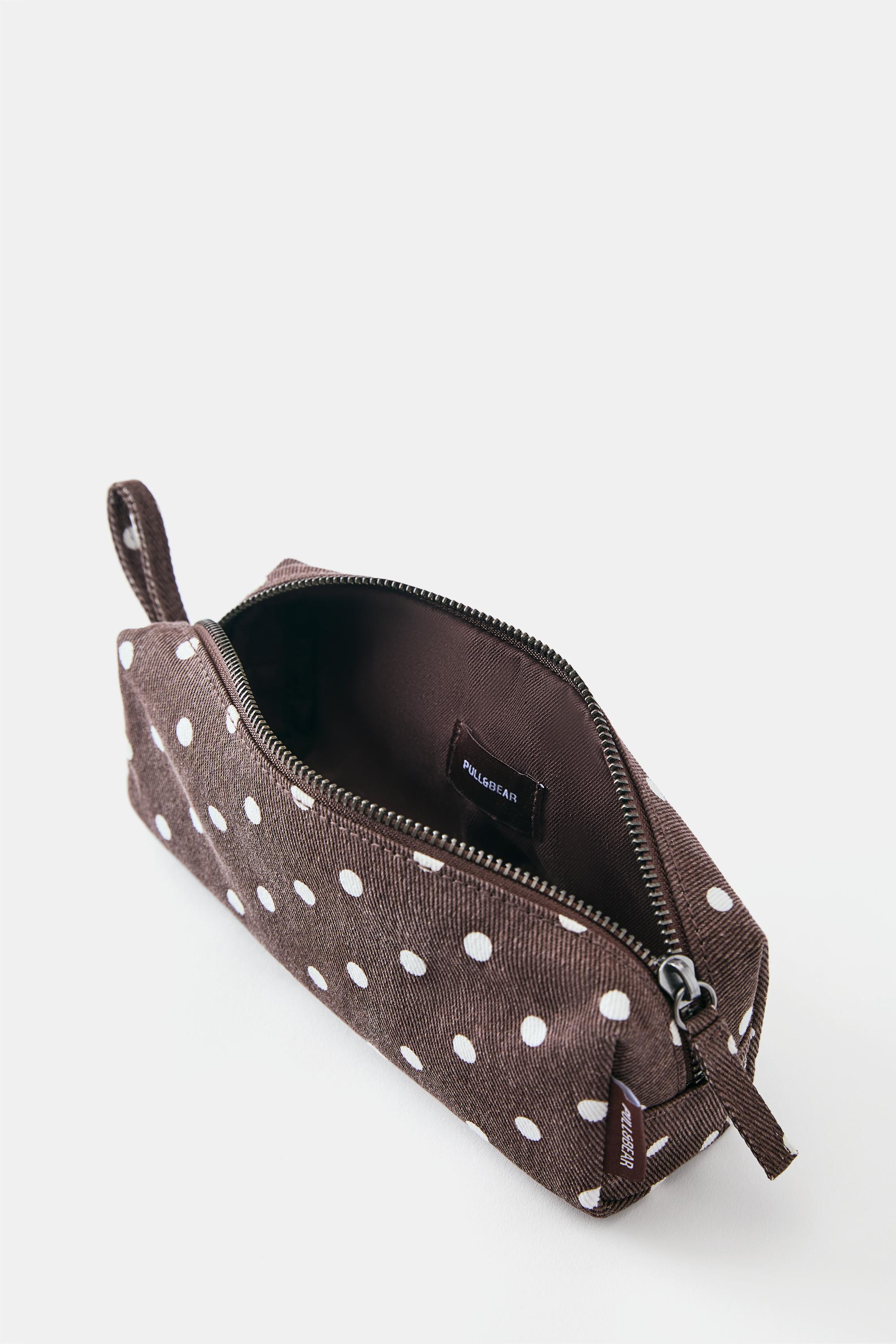 Polka dot case — Brown