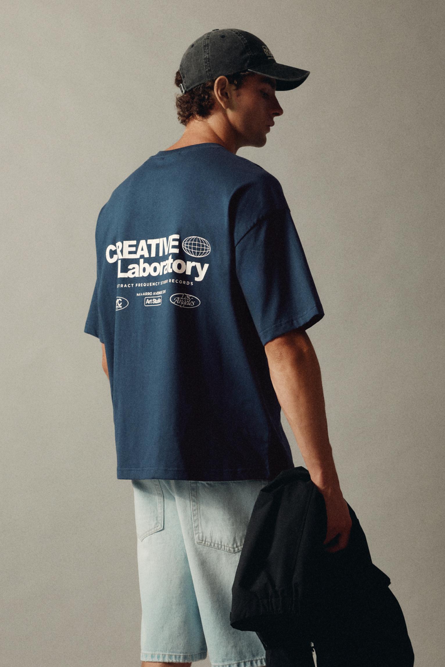 T-Shirt Con Grafica Creative Laboratory