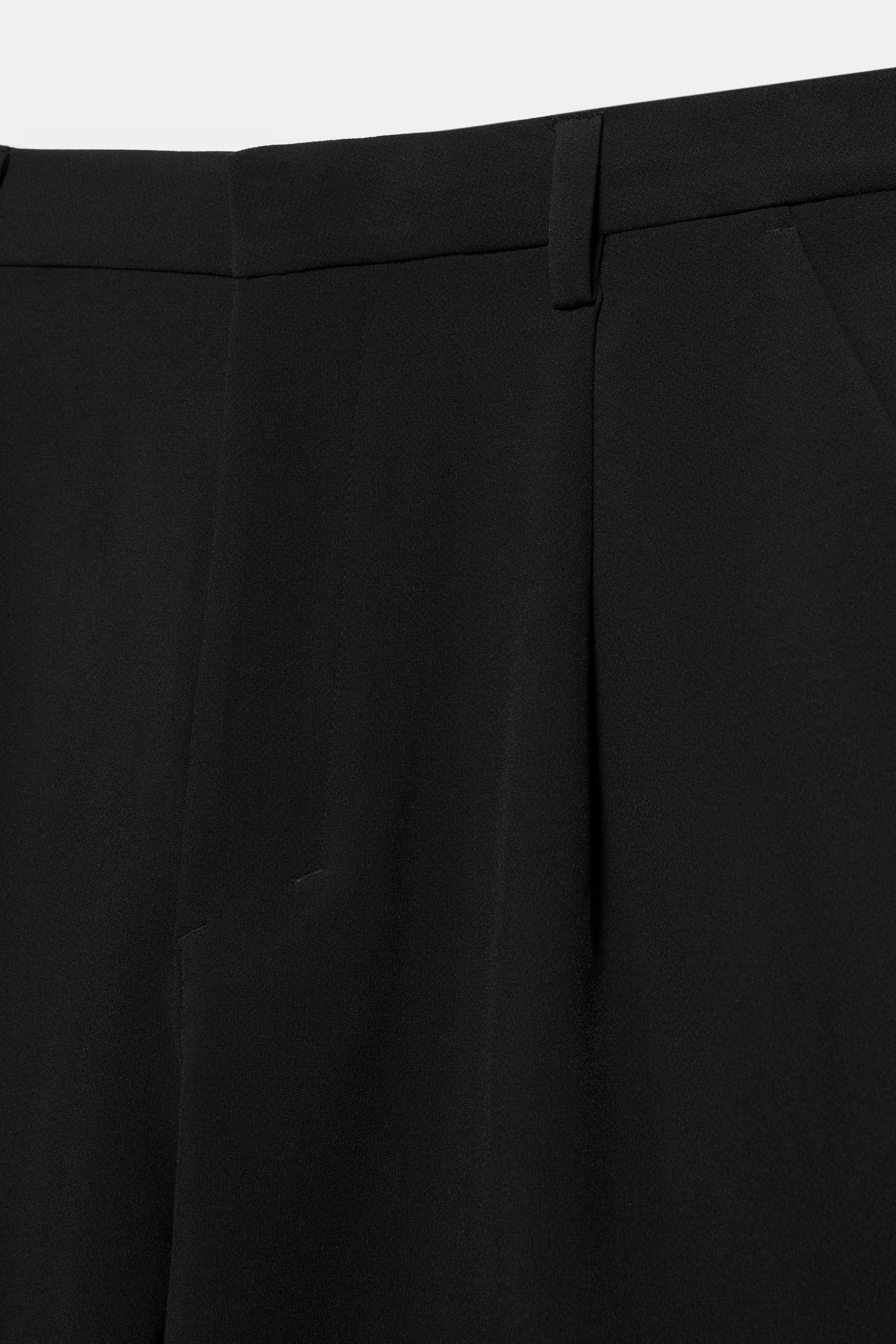 Smart Bermuda shorts with pleats — Black