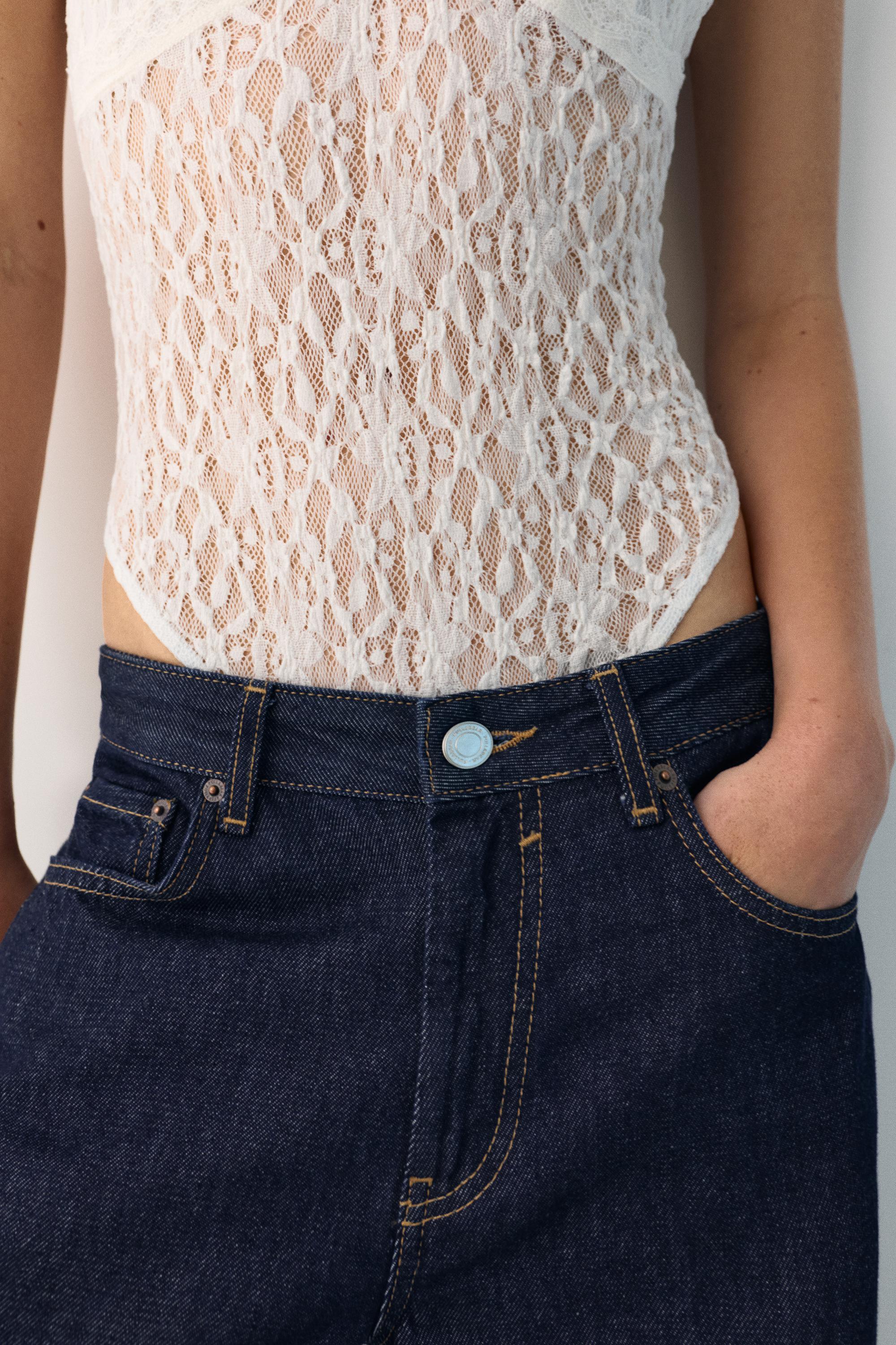 Short sleeve lace bodysuit — Ice