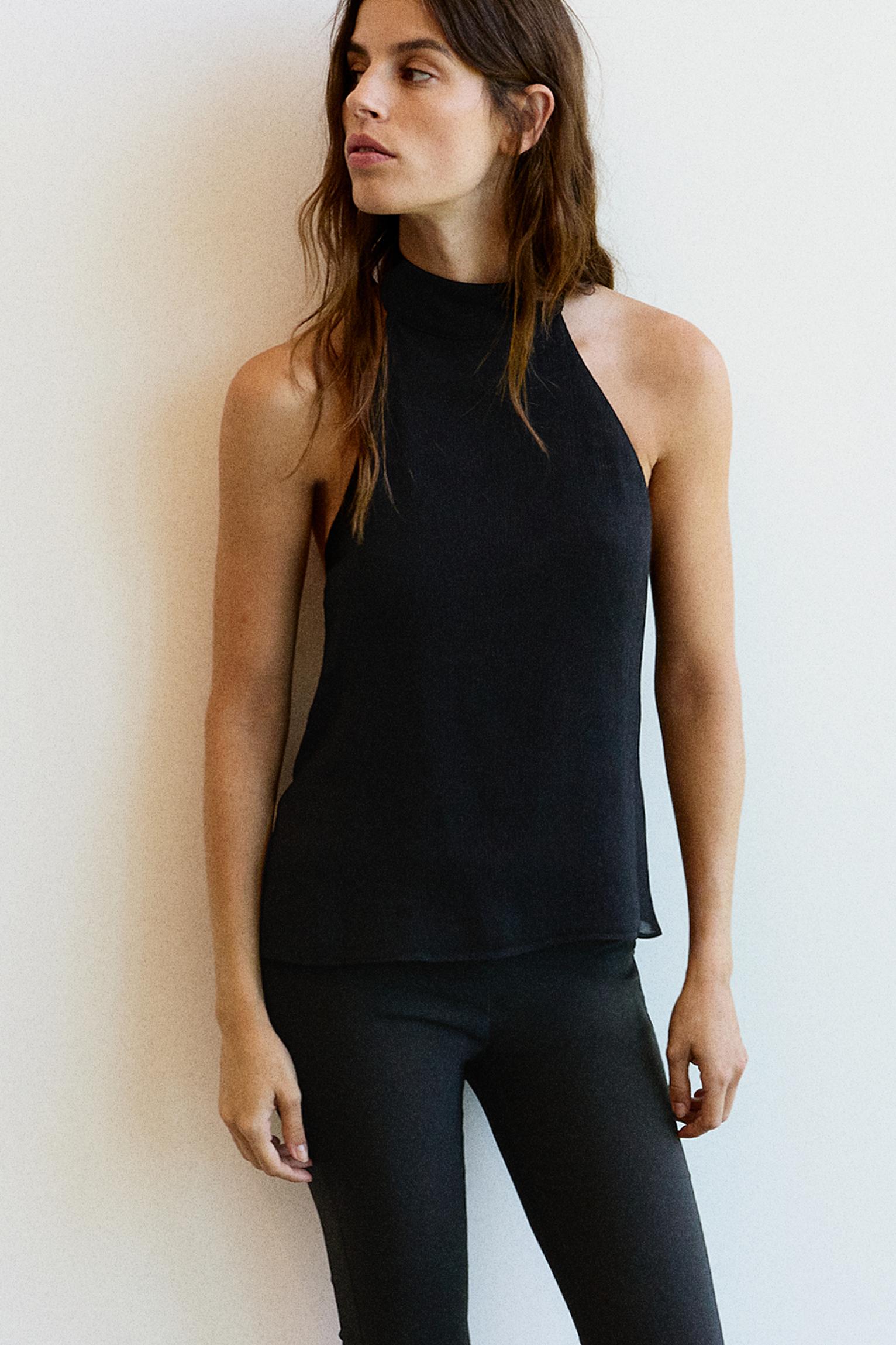 Flowing halter top — Black
